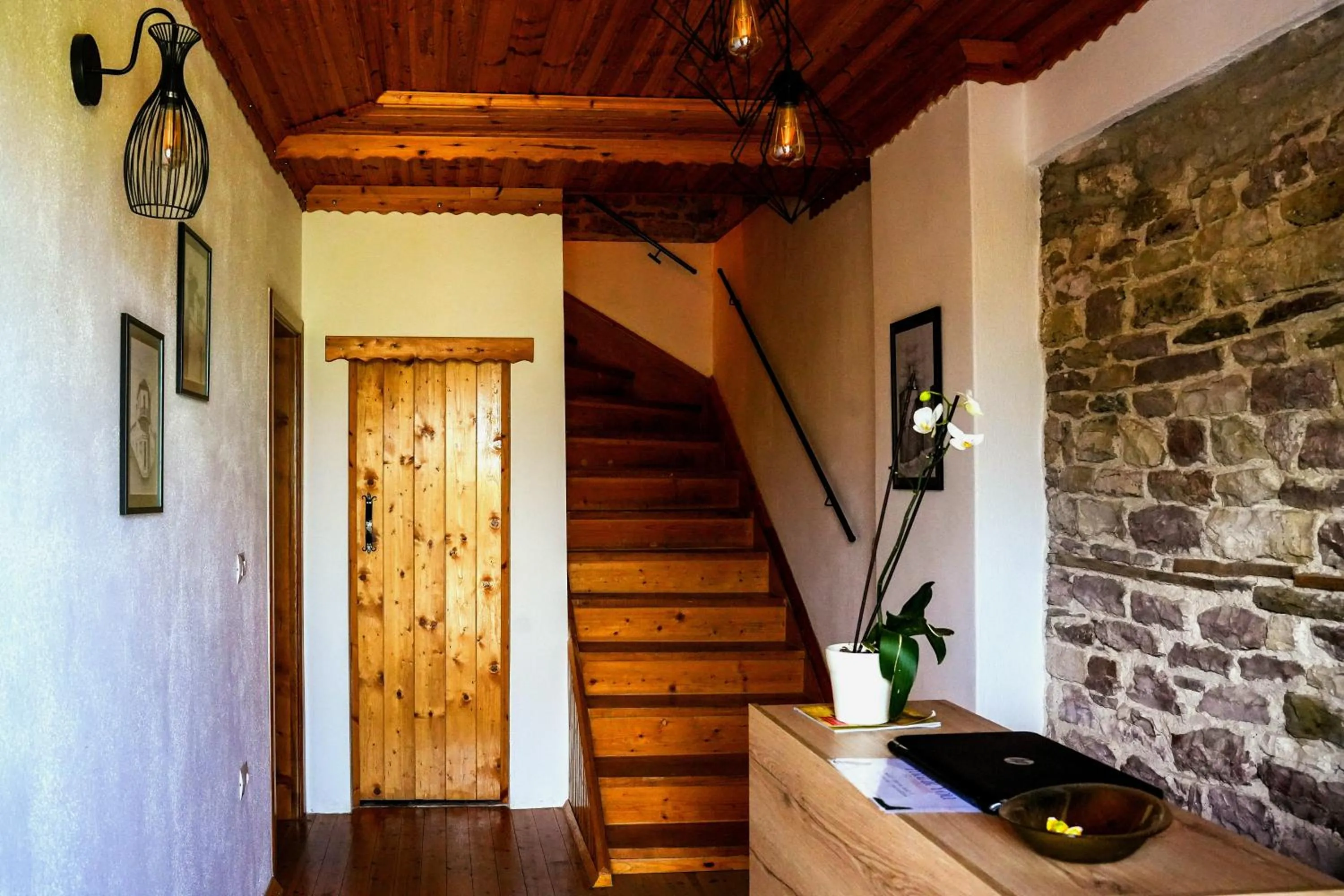 Facade/entrance in Porta7 Hotel