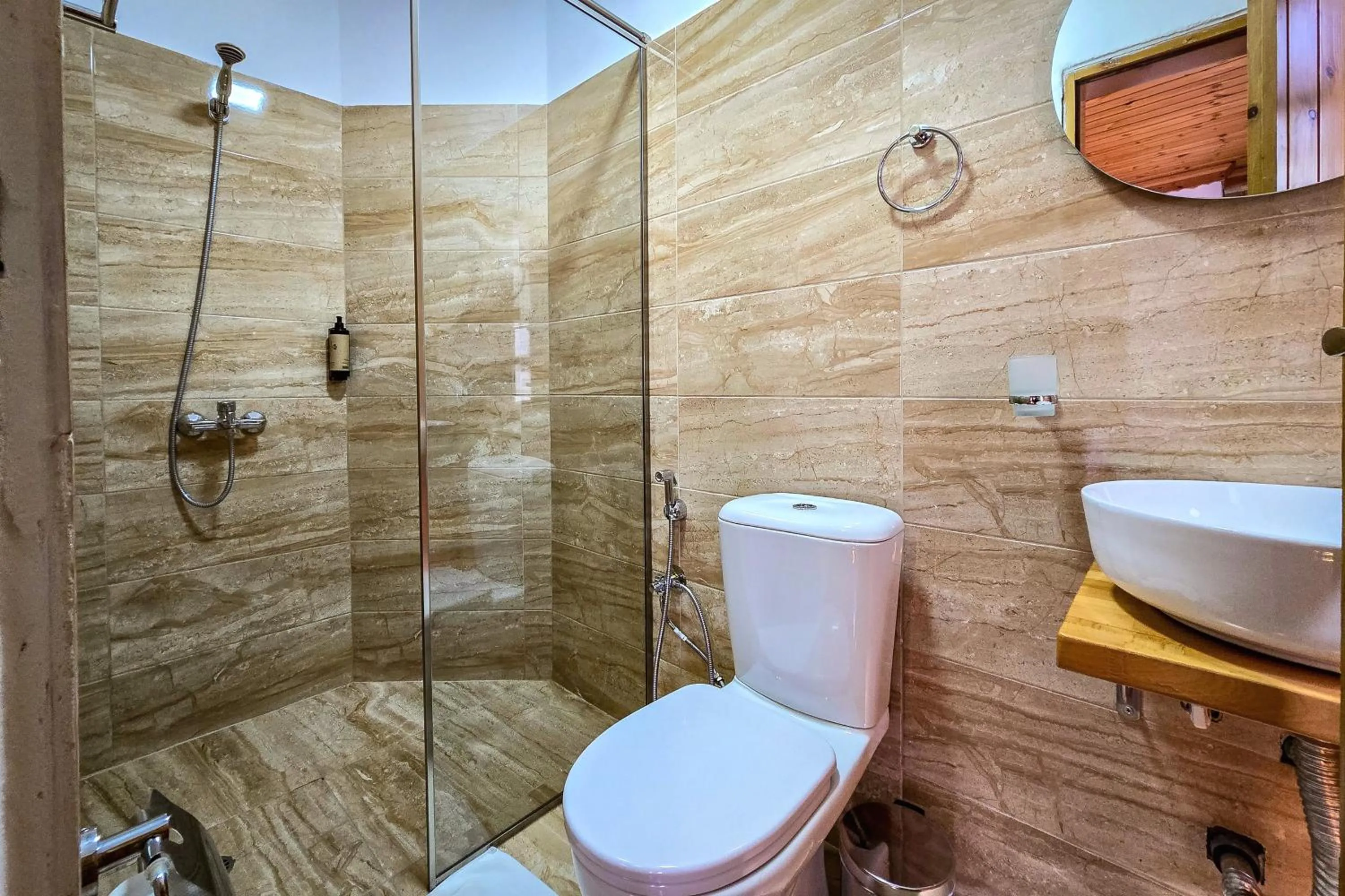 Bathroom in Porta7 Hotel