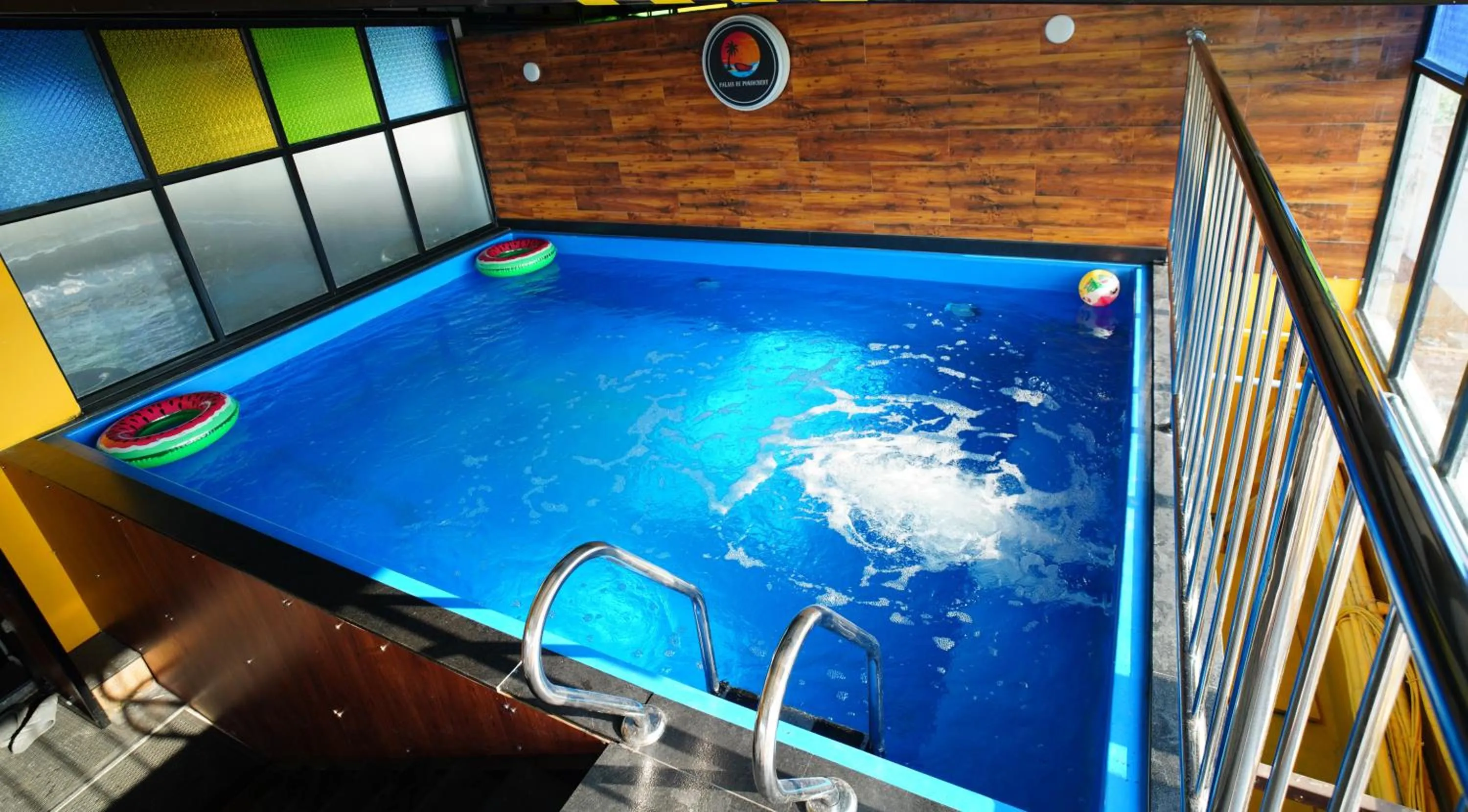 Swimming pool in Palais de Pondichéry