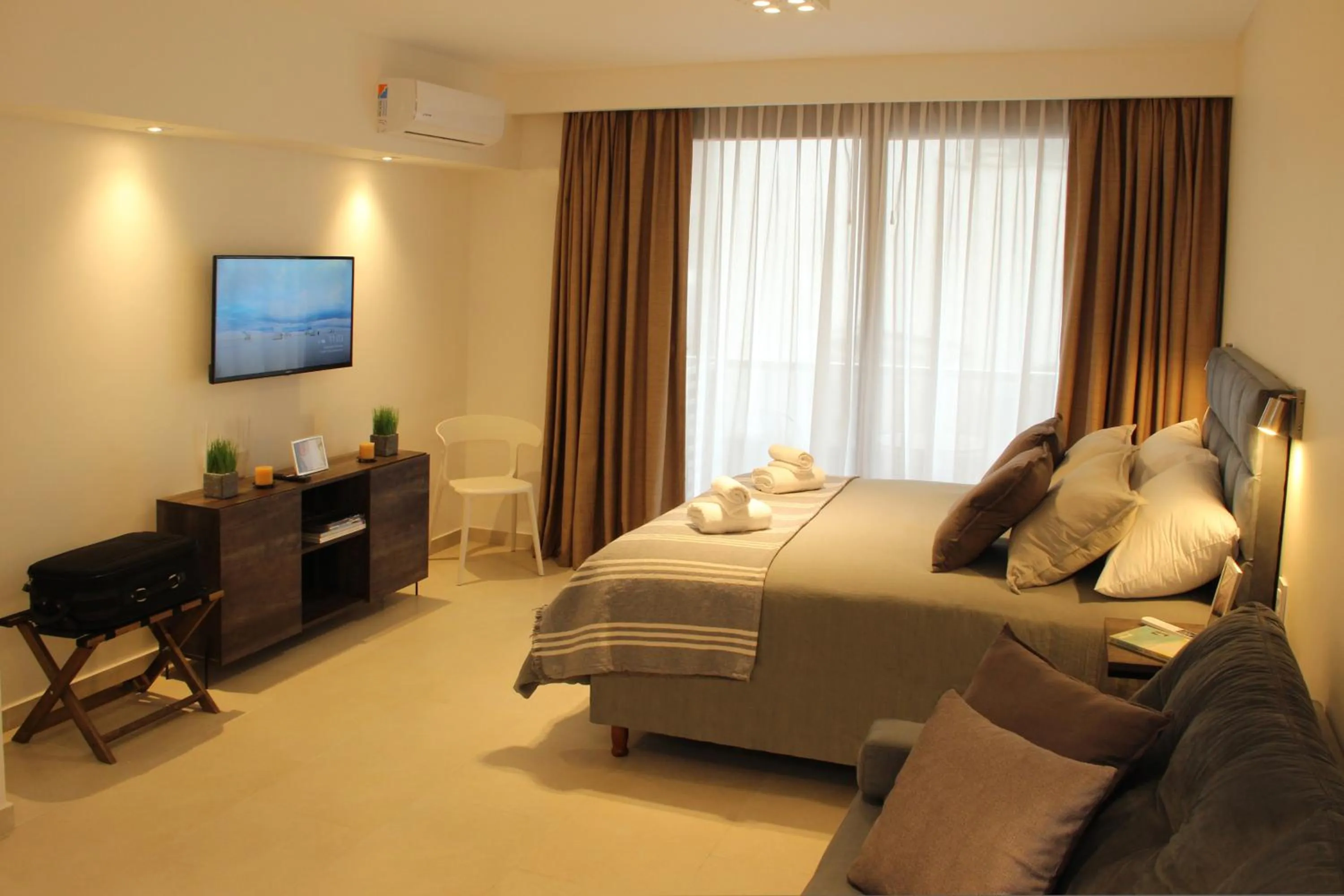 Bed in In House BA - College