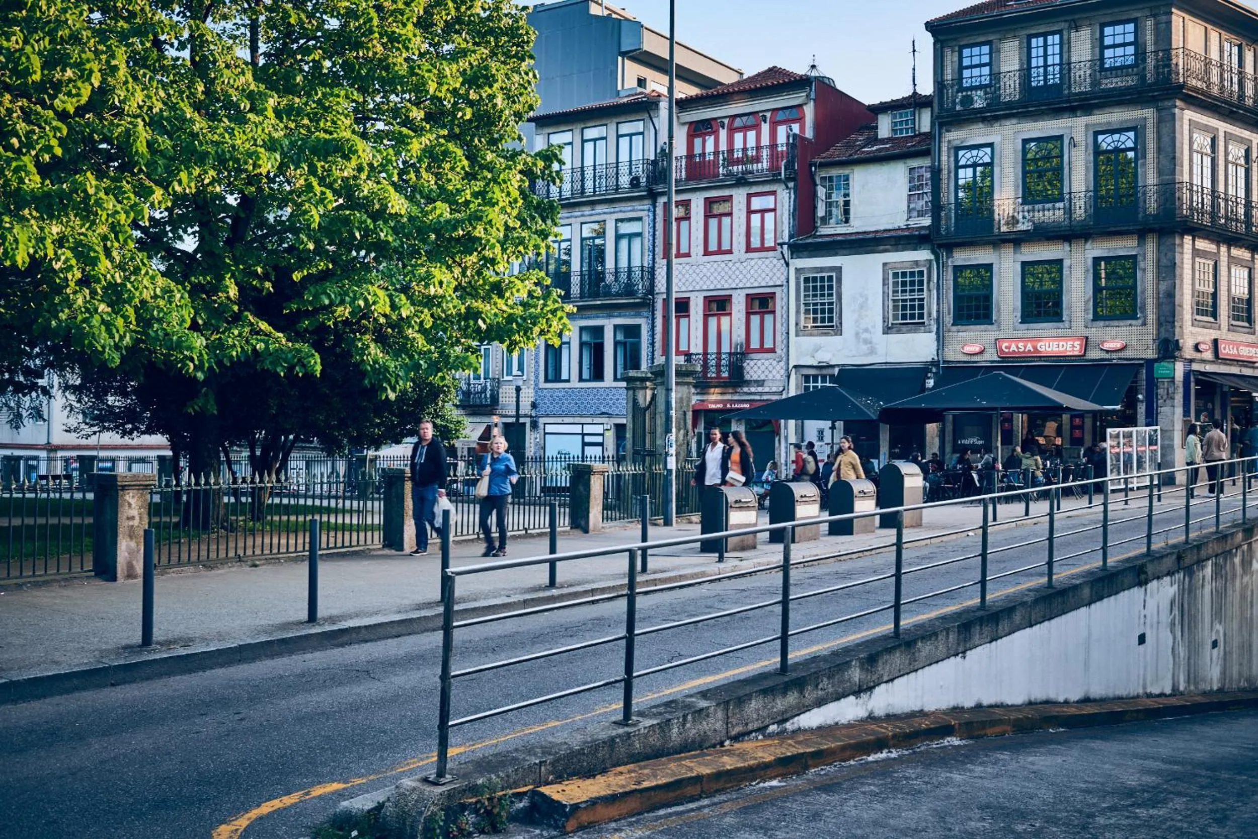 Neighbourhood in Prim&Proper