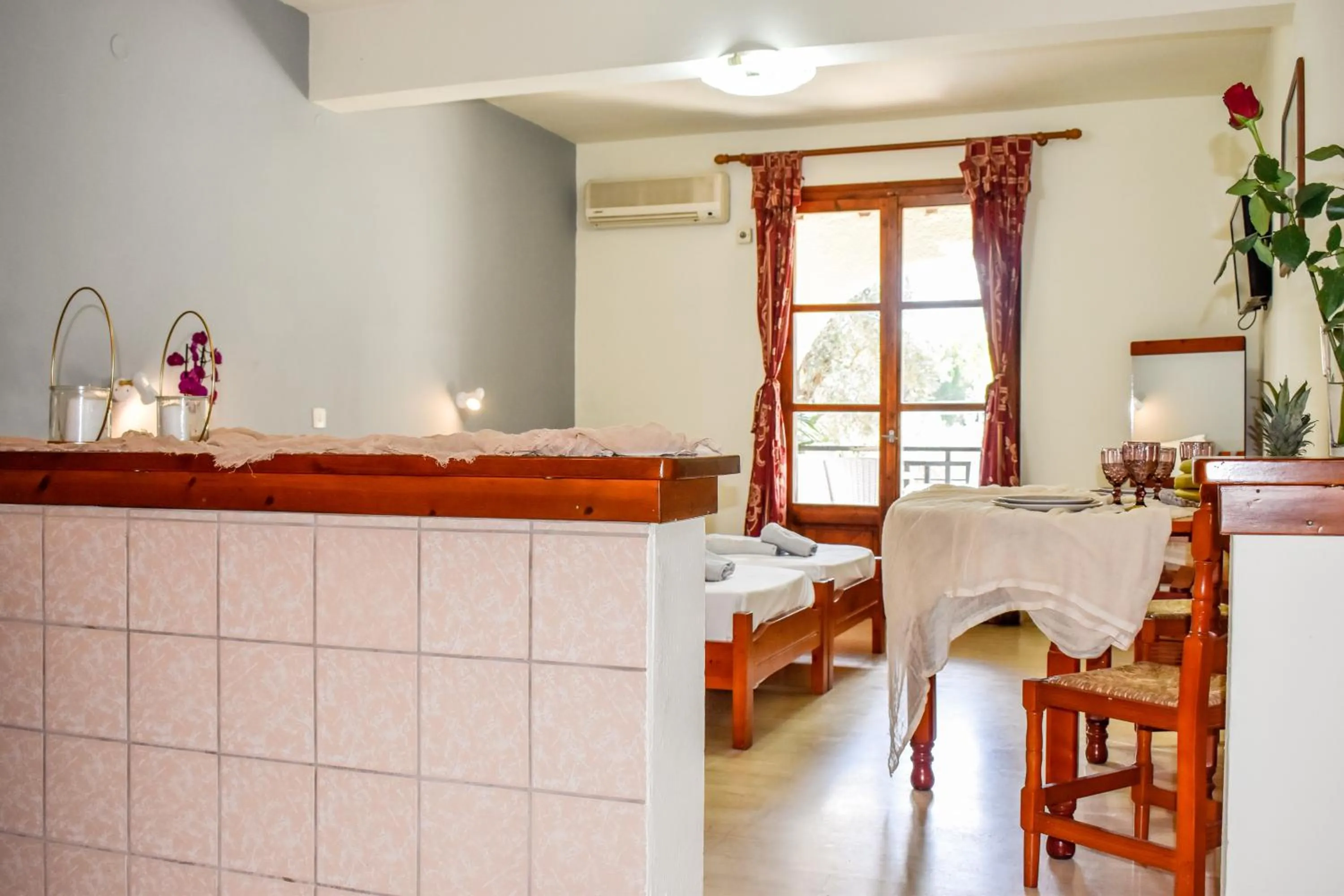 Photo of the whole room, Bed in Koukias Village