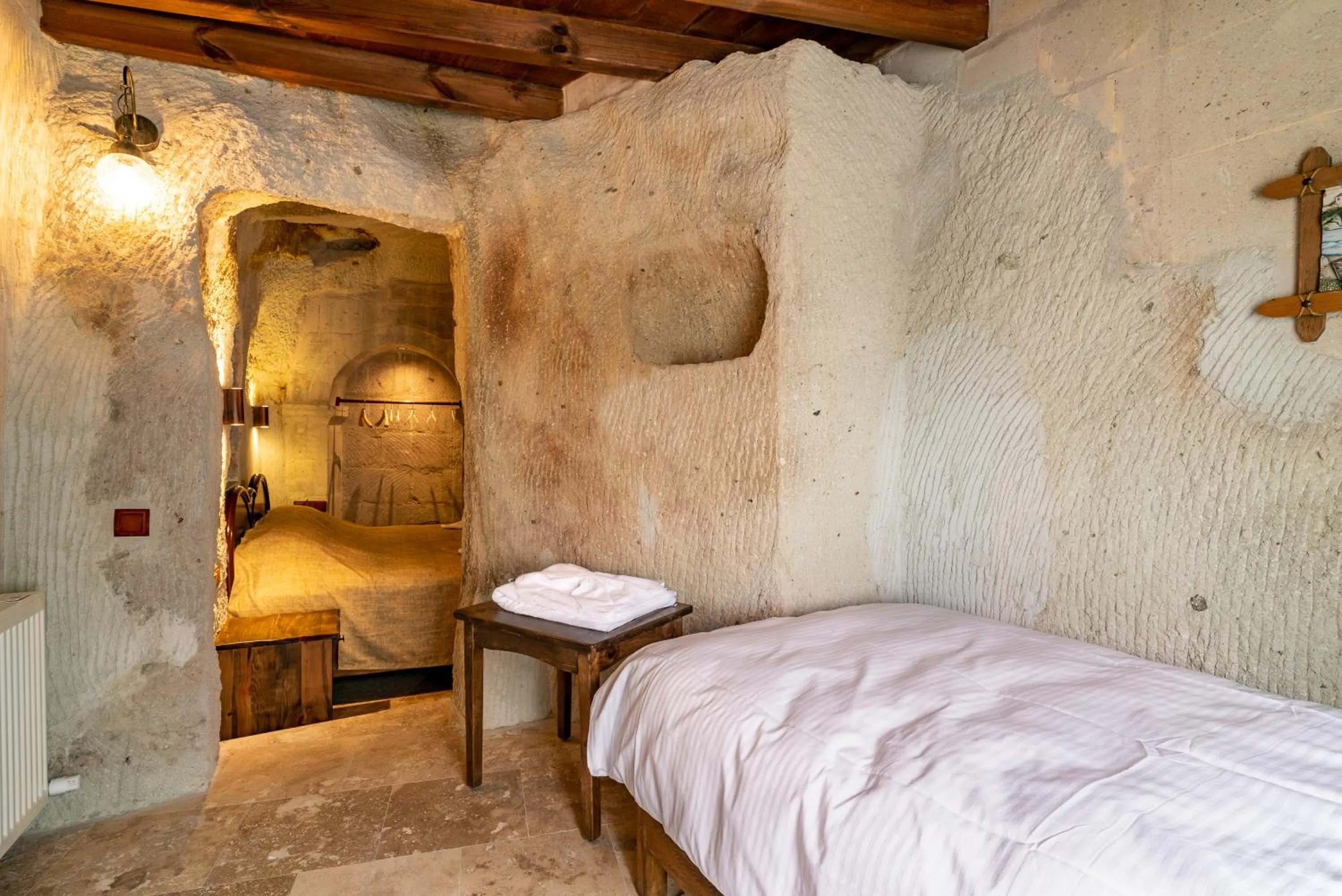 Bed in Cappadocia inans Cave & Swimming Pool Hot