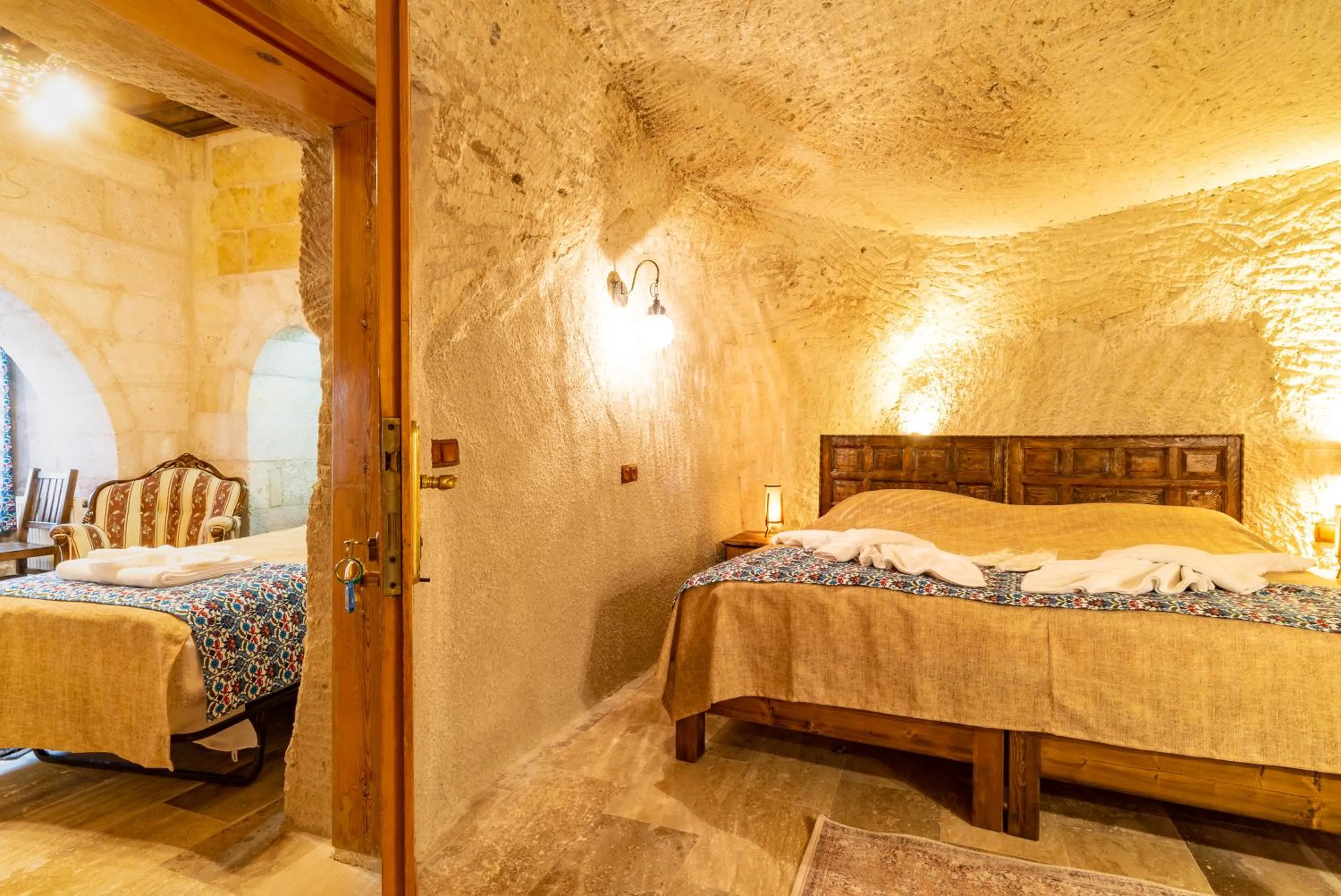 Bed in Cappadocia inans Cave & Swimming Pool Hot