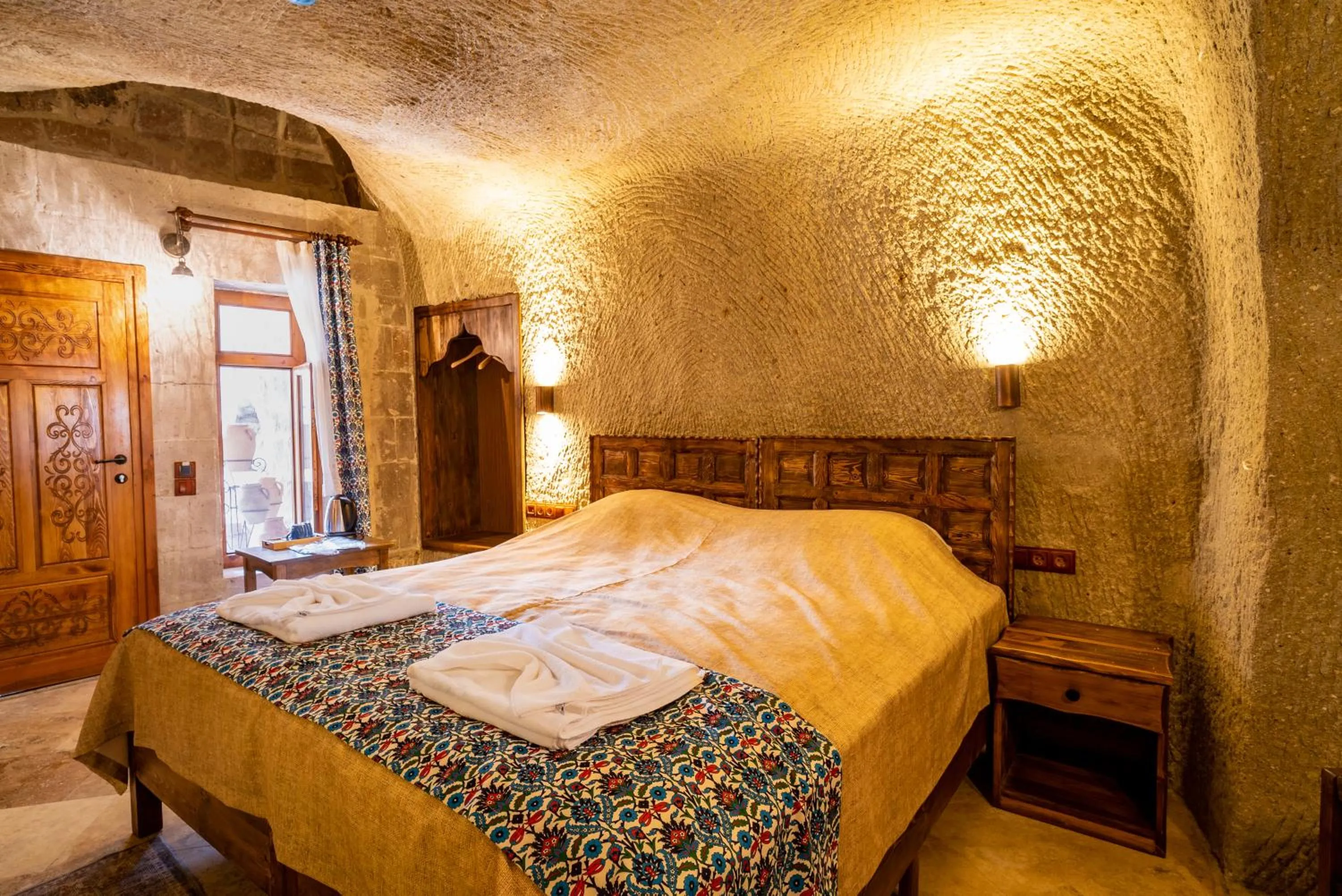 Bed in Cappadocia inans Cave & Swimming Pool Hot