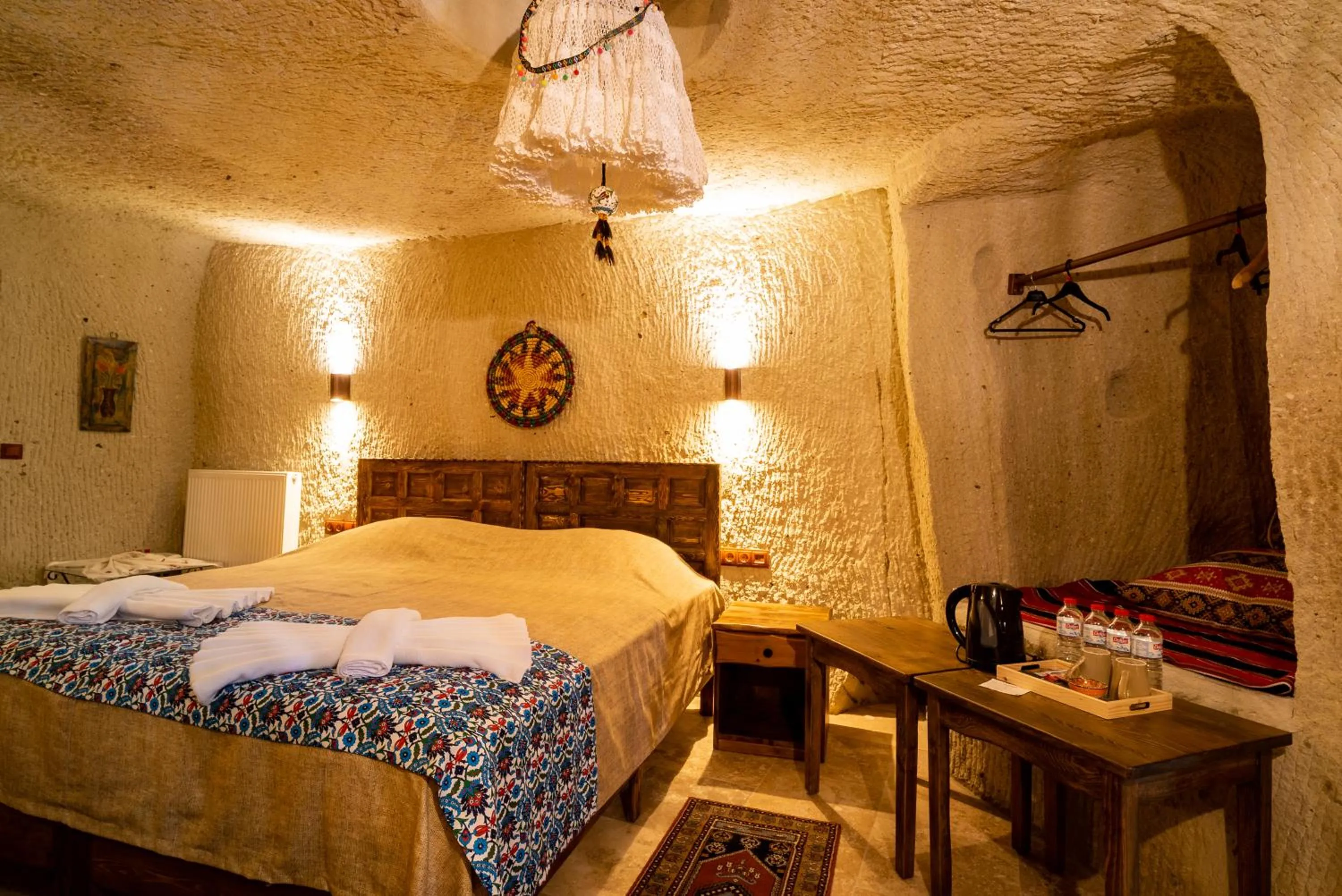 Bed in Cappadocia inans Cave & Swimming Pool Hot