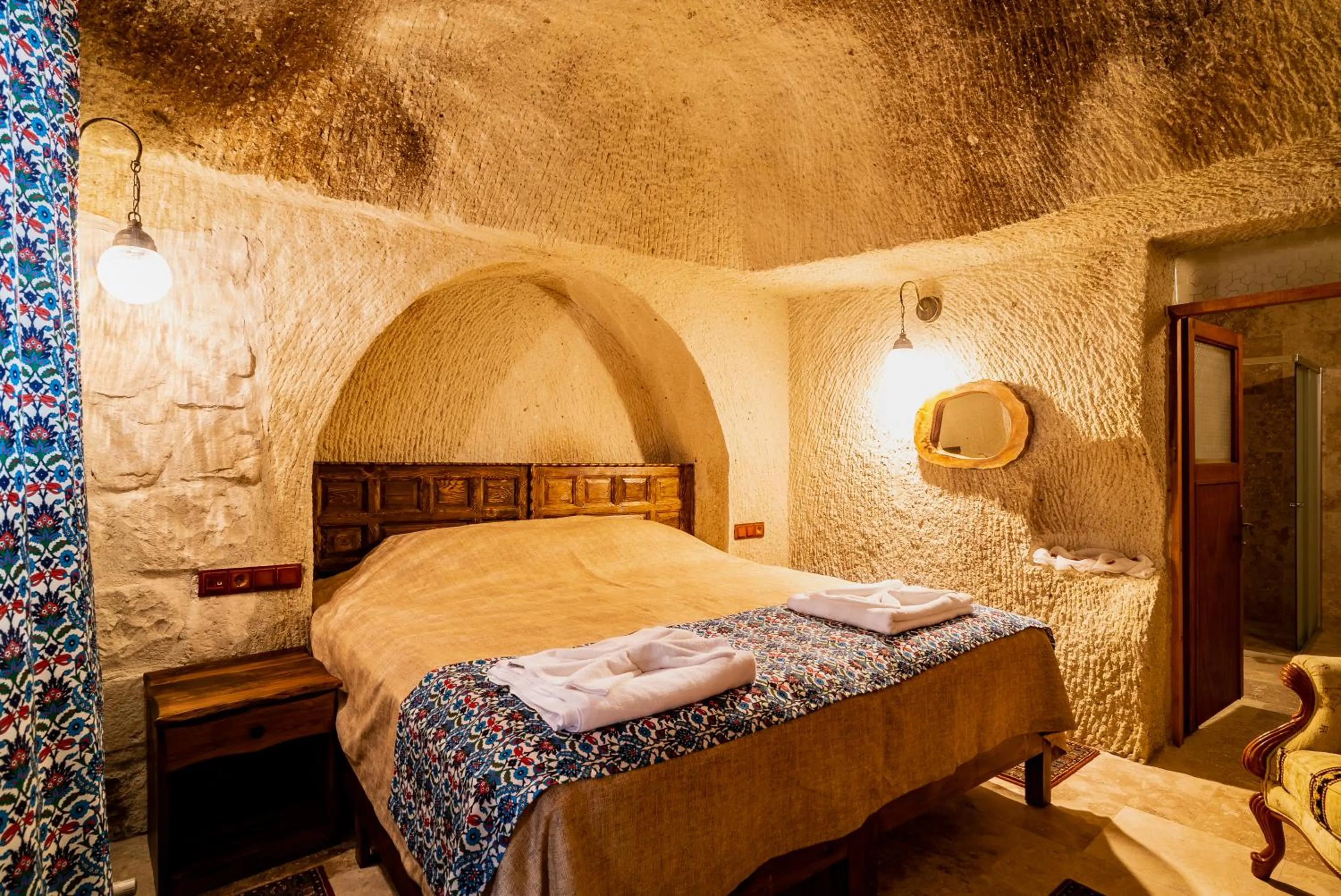 Bed in Cappadocia inans Cave & Swimming Pool Hot