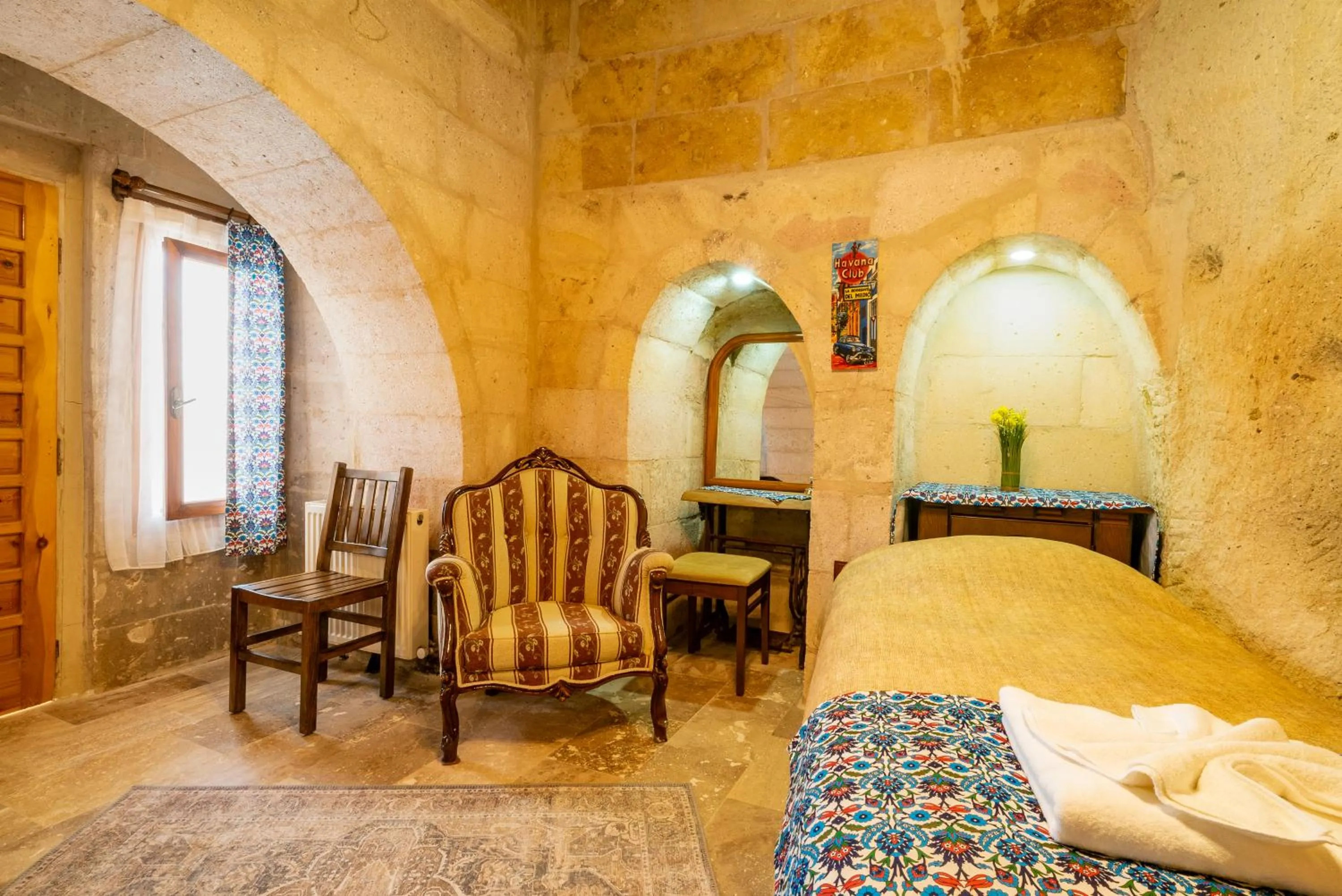 Bed in Cappadocia inans Cave & Swimming Pool Hot