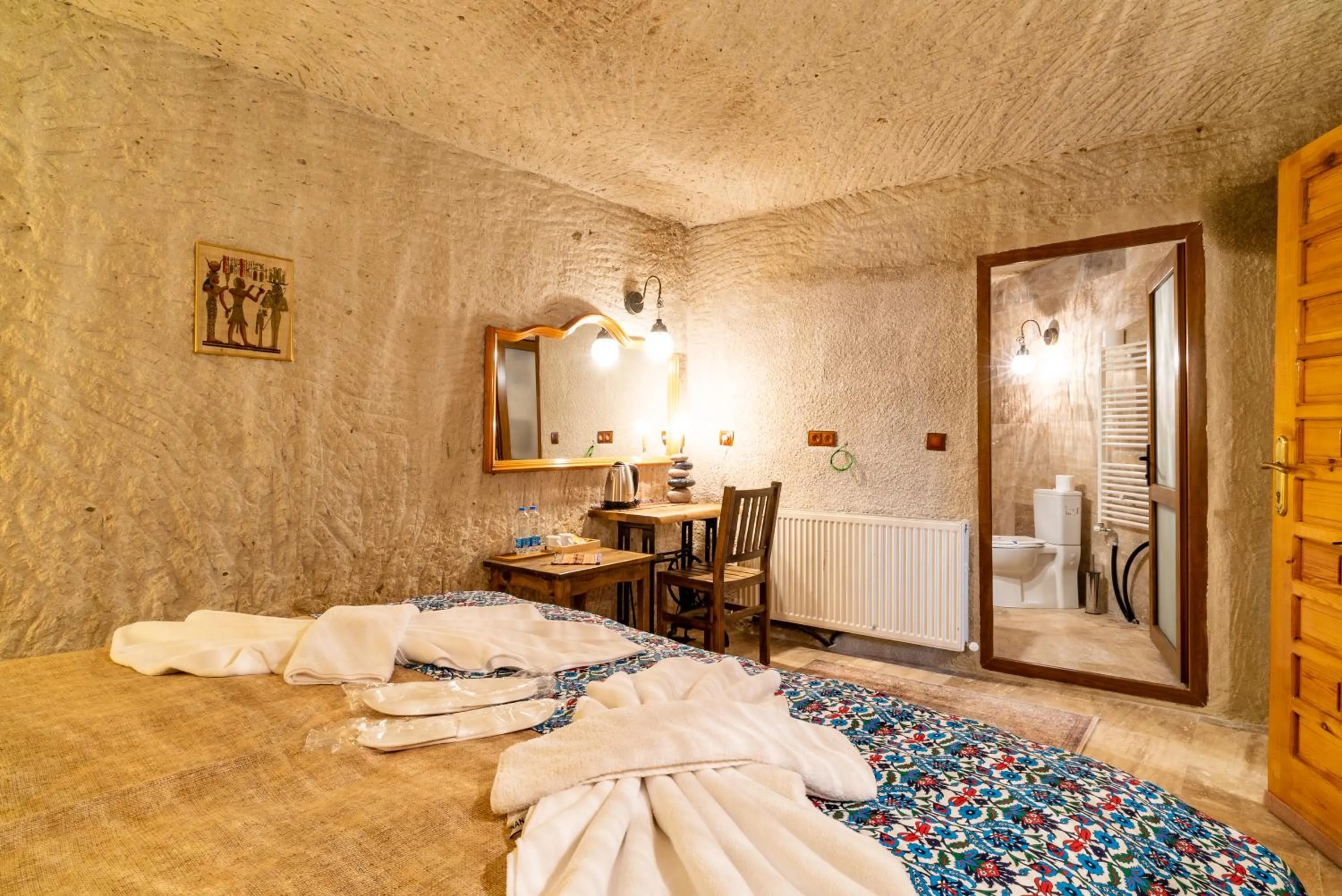 Photo of the whole room, Bed in Cappadocia inans Cave & Swimming Pool Hot