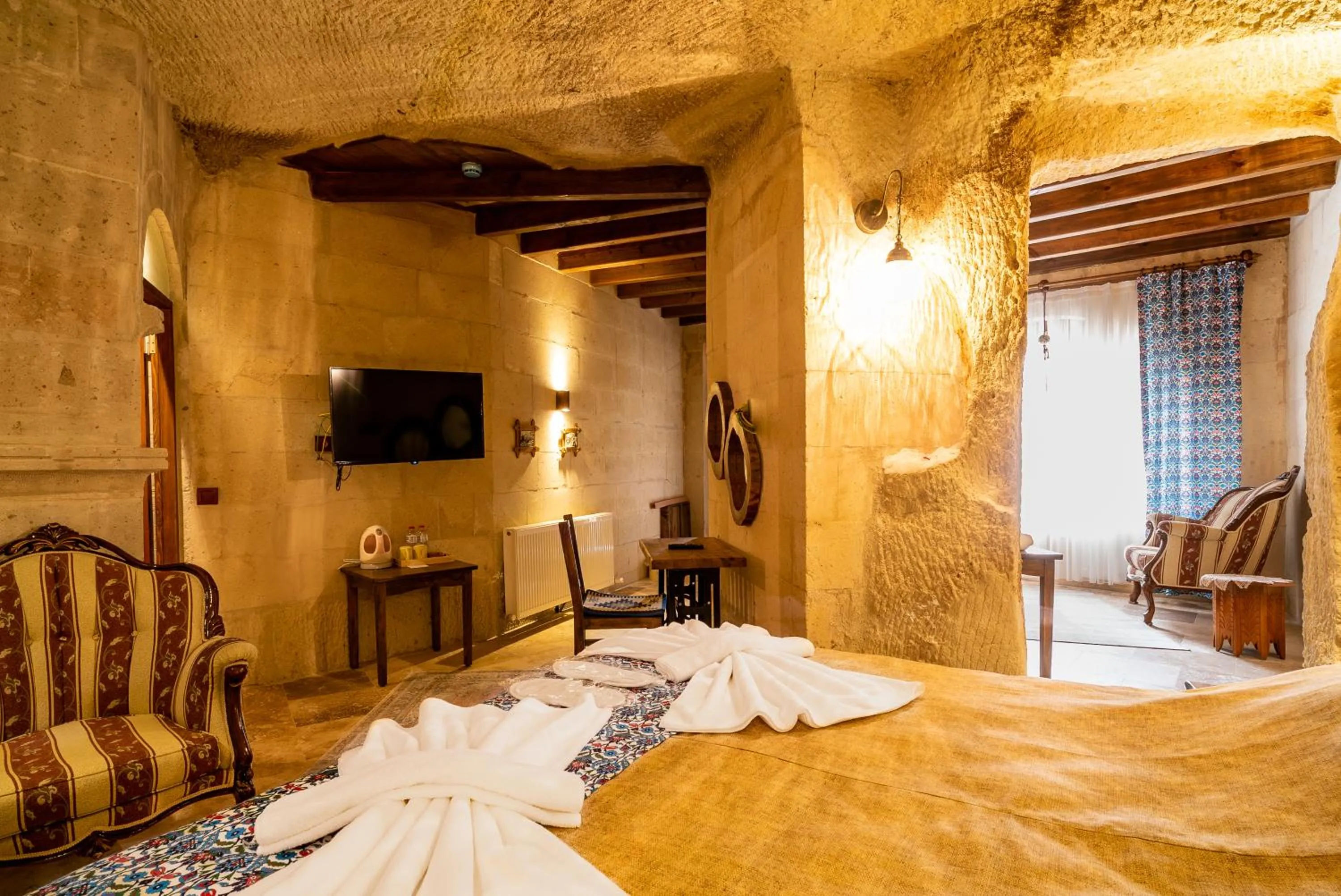 Bed in Cappadocia inans Cave & Swimming Pool Hot