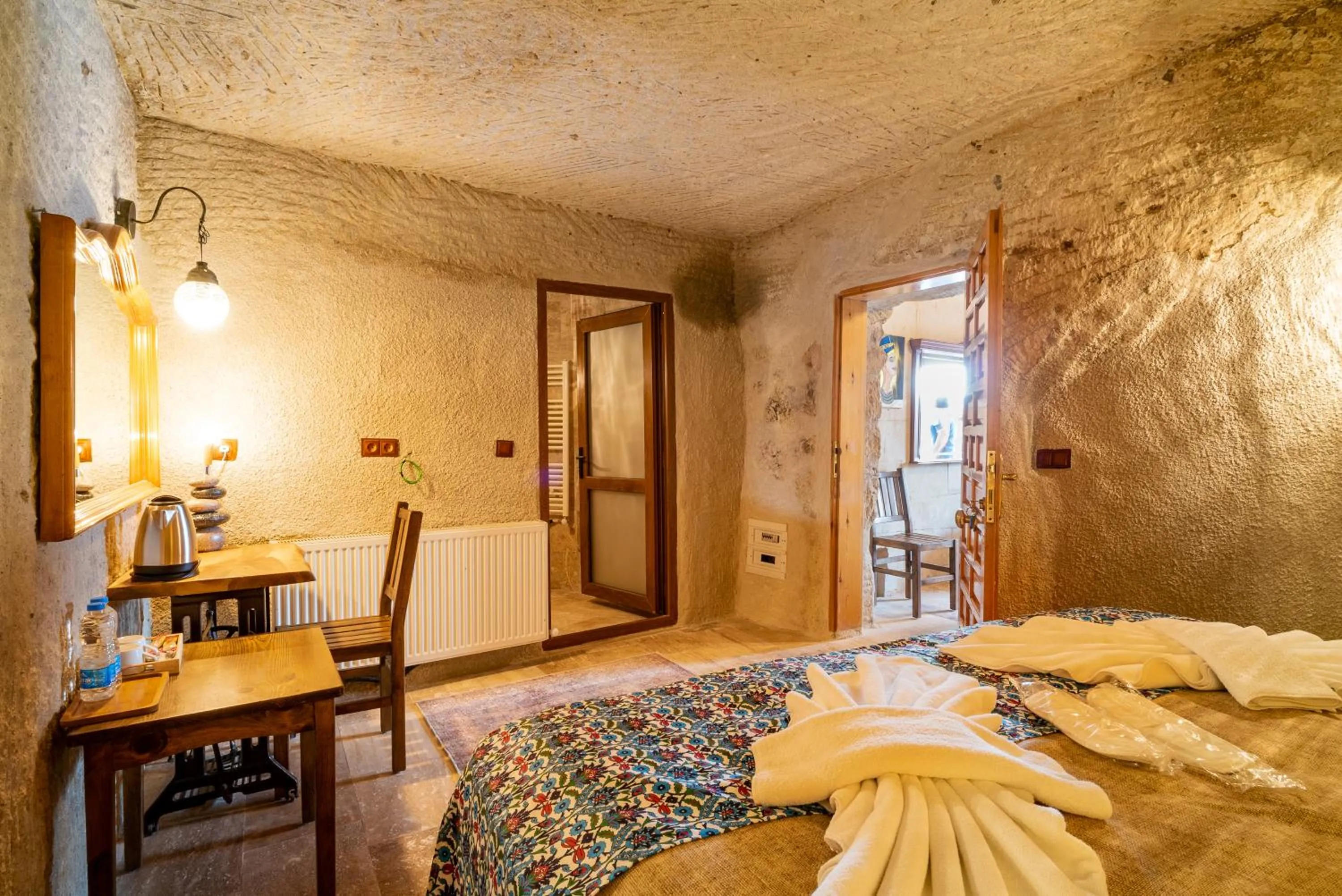 Photo of the whole room, Bed in Cappadocia inans Cave & Swimming Pool Hot