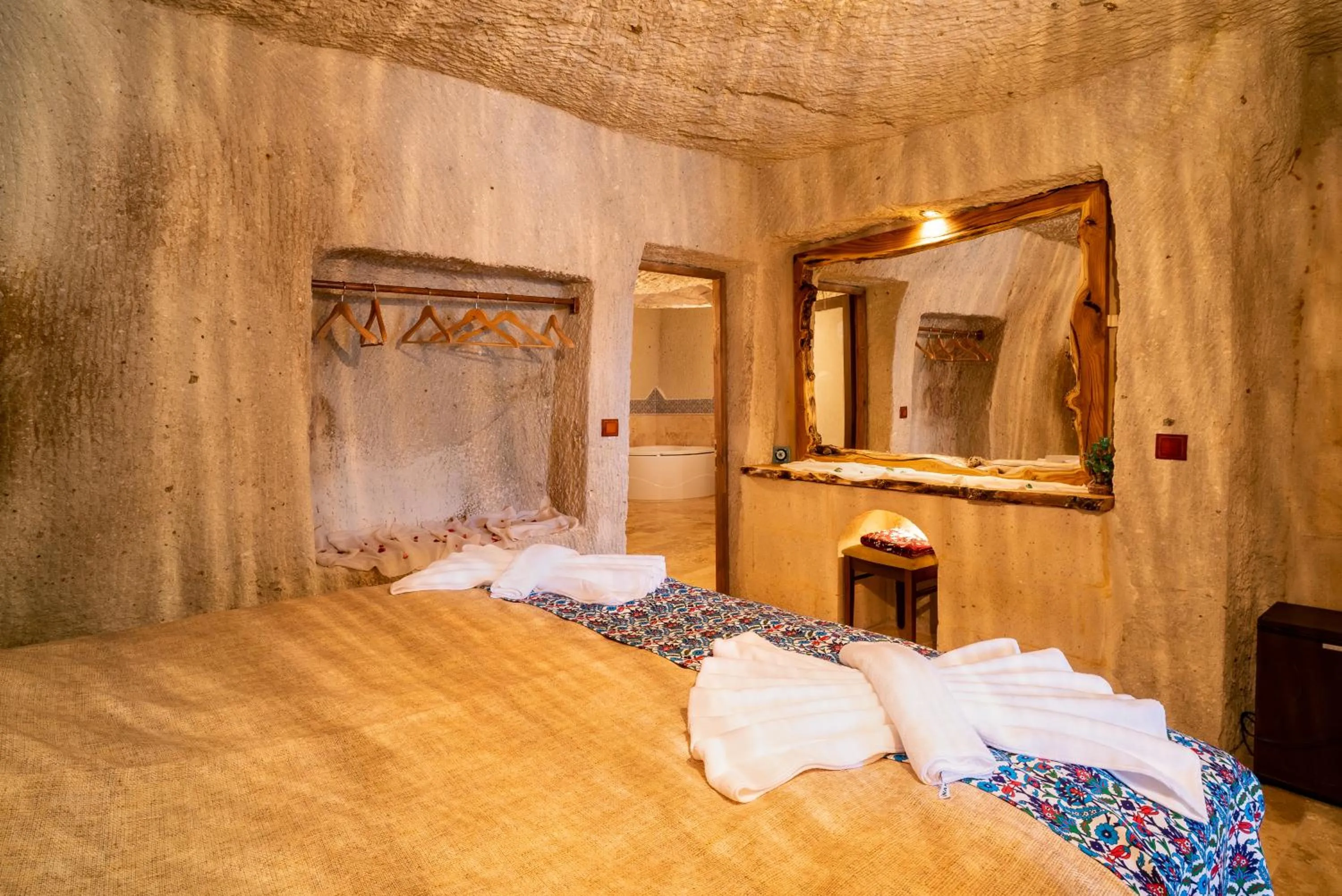 Bed in Cappadocia inans Cave & Swimming Pool Hot