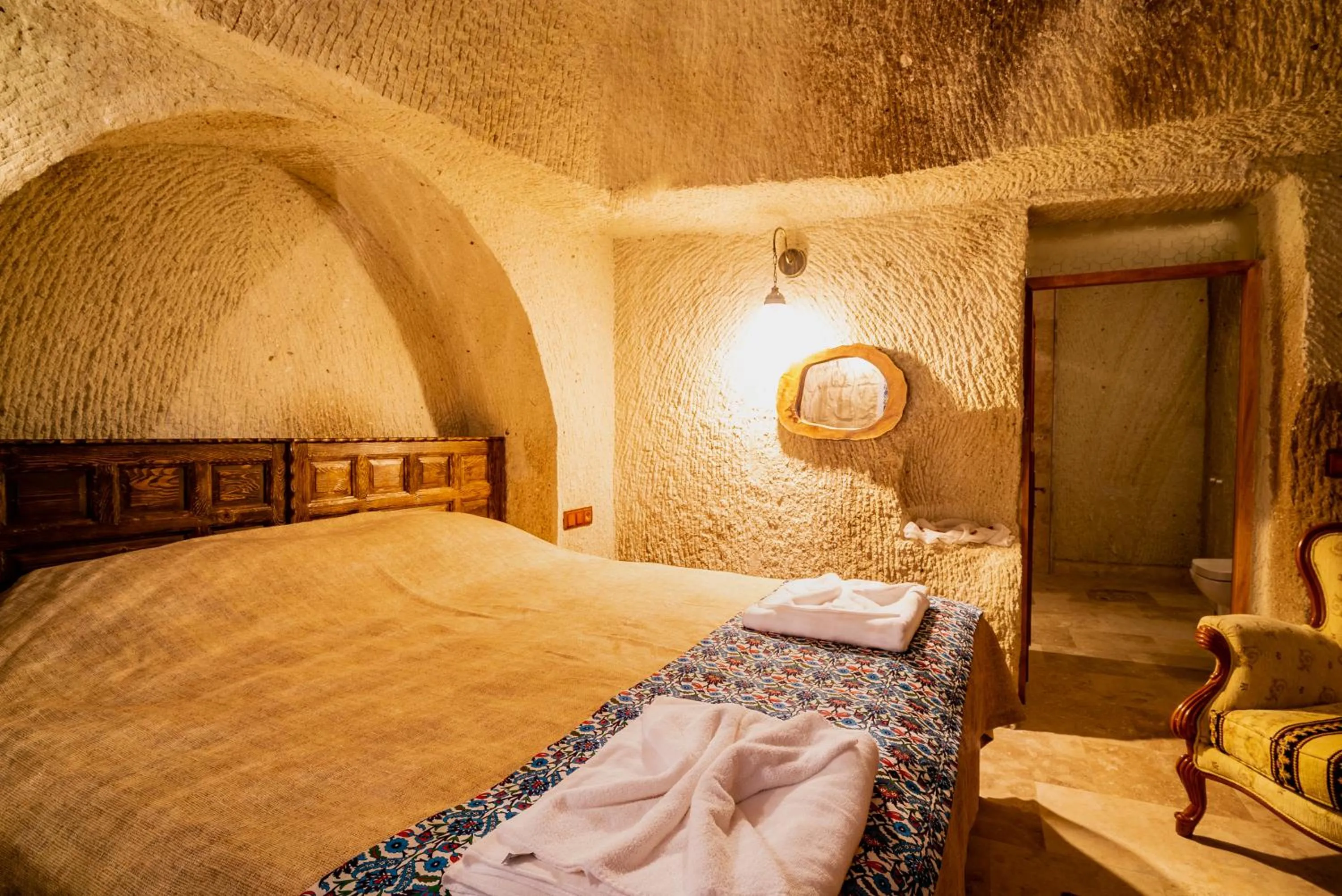 Bed in Cappadocia inans Cave & Swimming Pool Hot