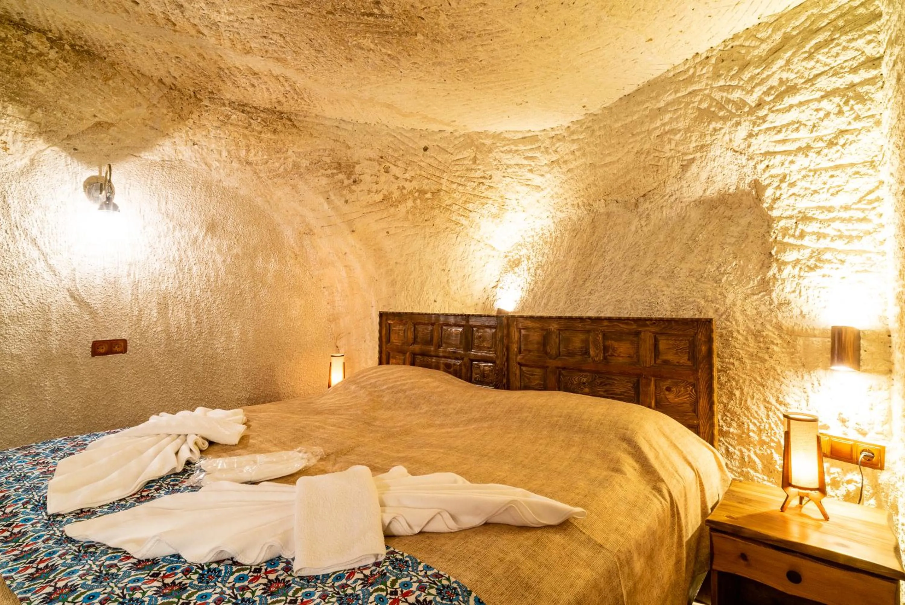 Bed in Cappadocia inans Cave & Swimming Pool Hot