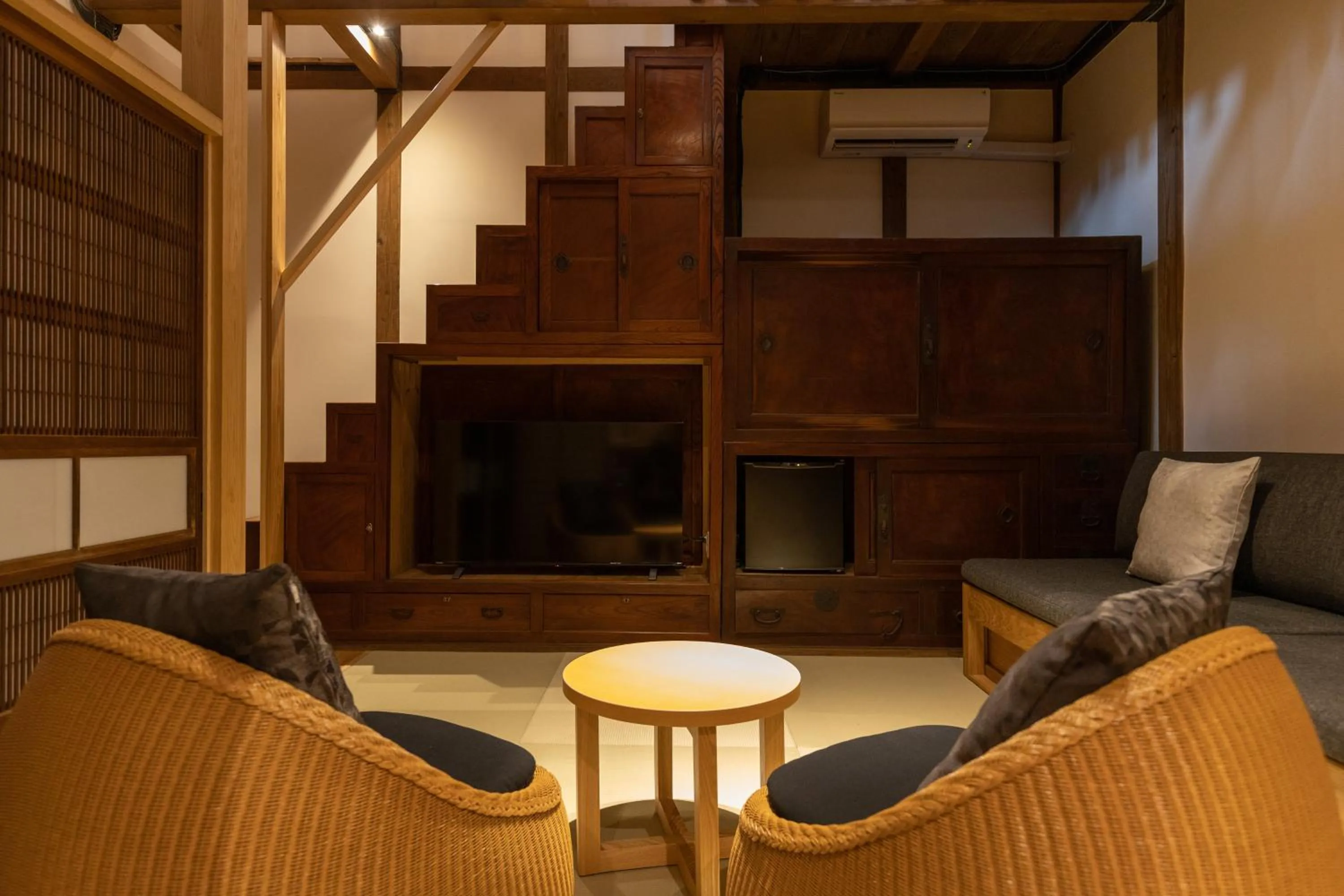 Classic ＆ modern SELF-STYLED HOTEL 番場おおそね