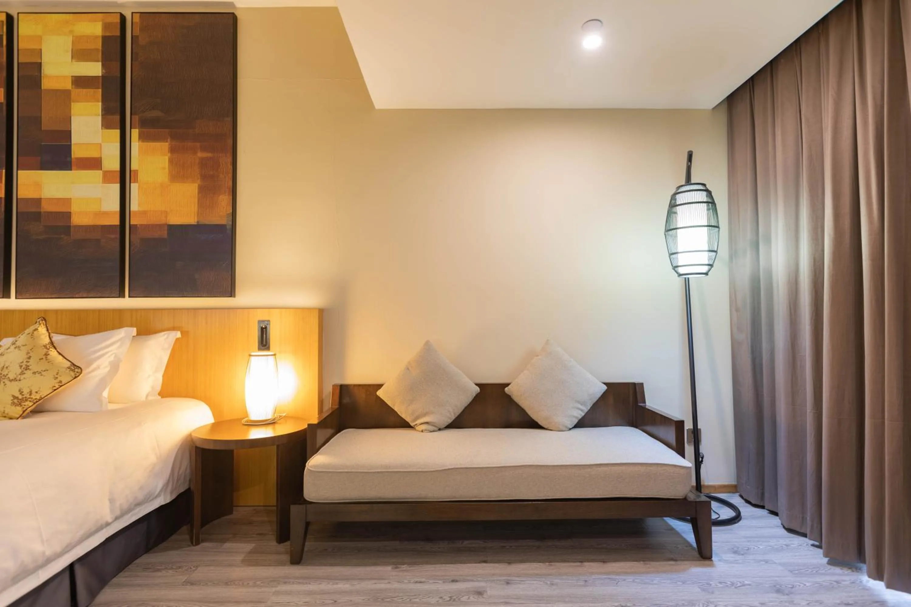 Photo of the whole room, Bed in SSAW Boutique Hotel Hangzhou Xixi Nanlu