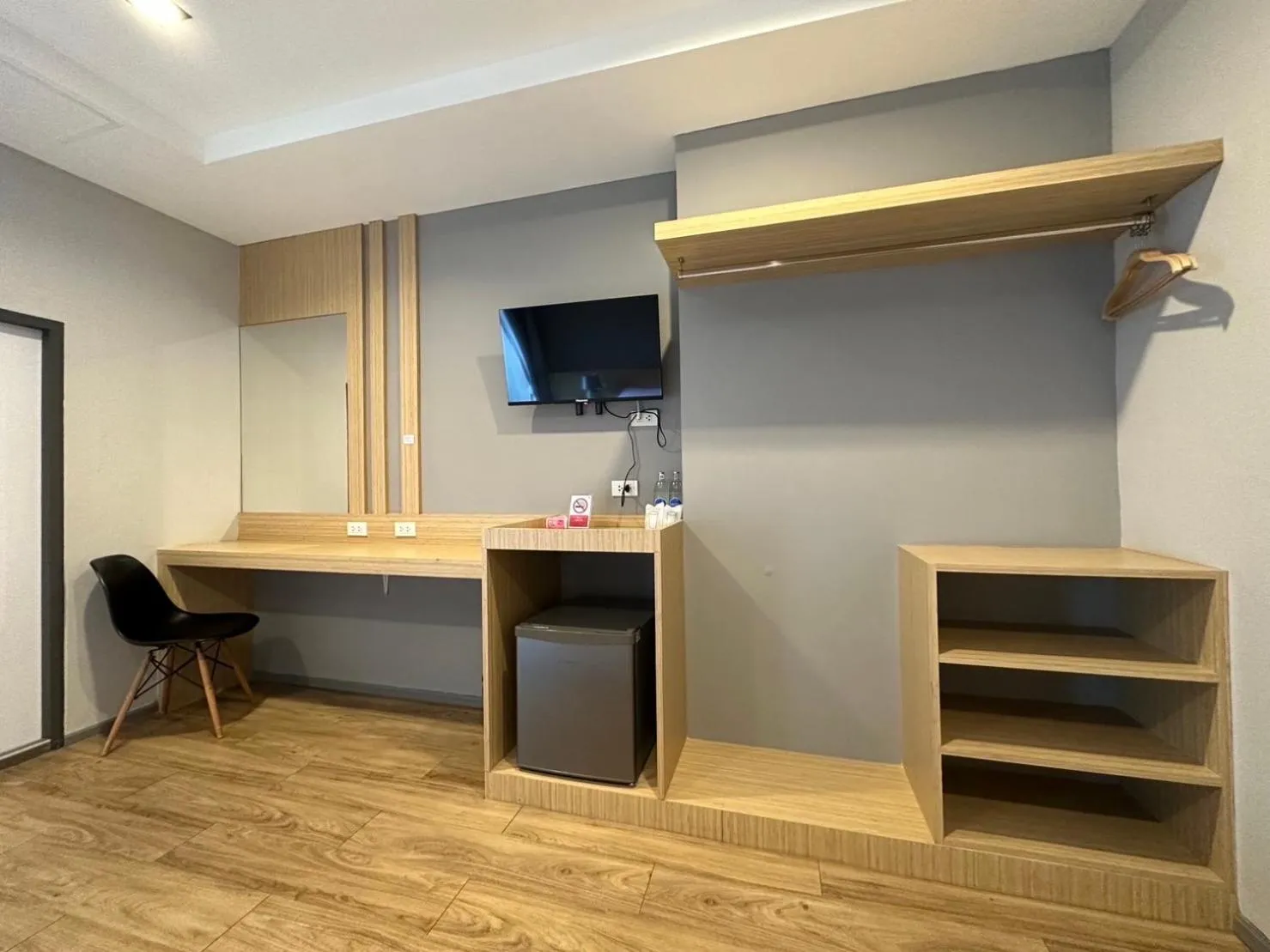 Klaang Muang Hotel (โรงแรมกลางเมือง)