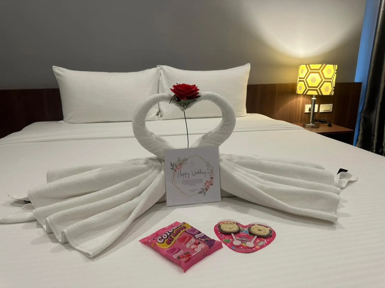 Bed in Klaang Muang Hotel (โรงแรมกลางเมือง)