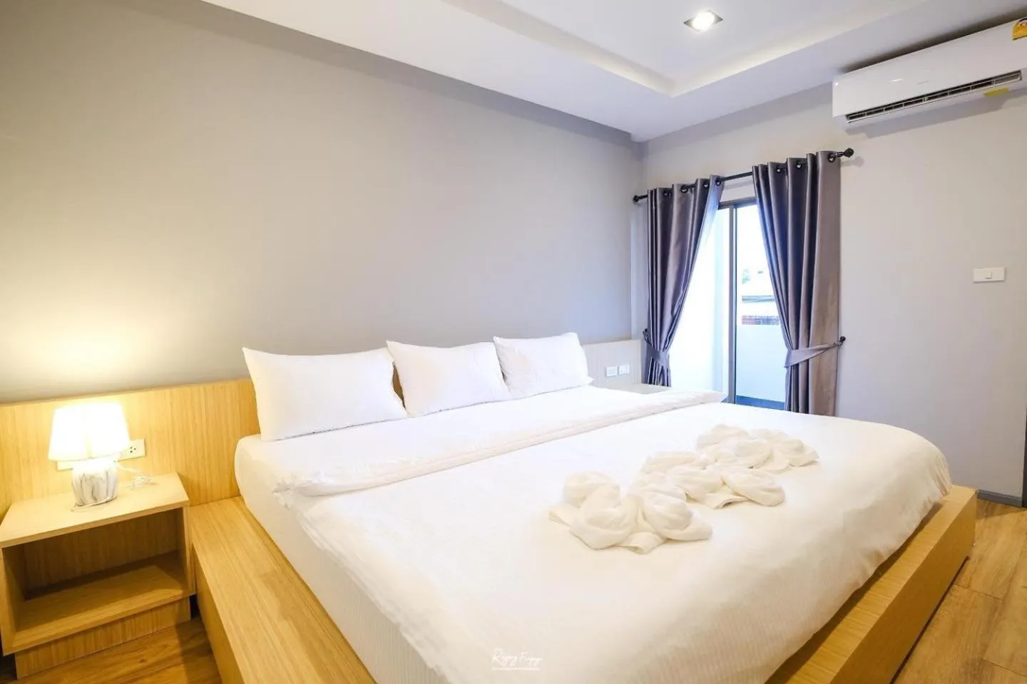 Bed in Klaang Muang Hotel (โรงแรมกลางเมือง)