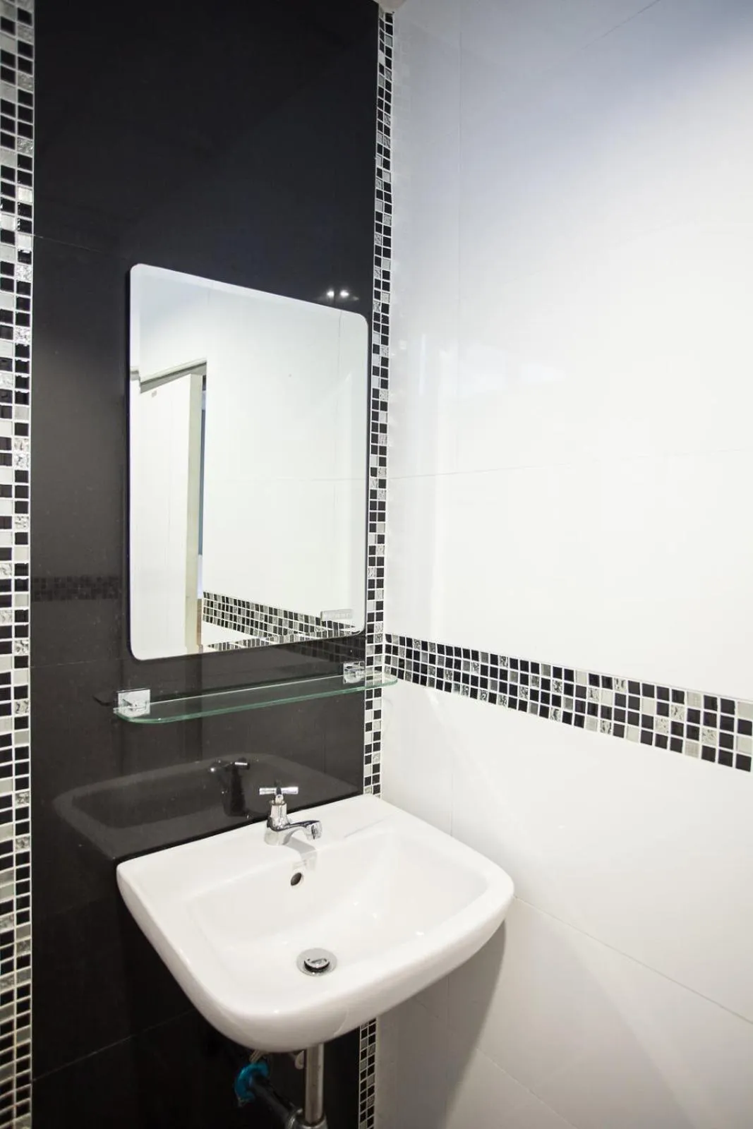 Klaang Muang Hotel (โรงแรมกลางเมือง)