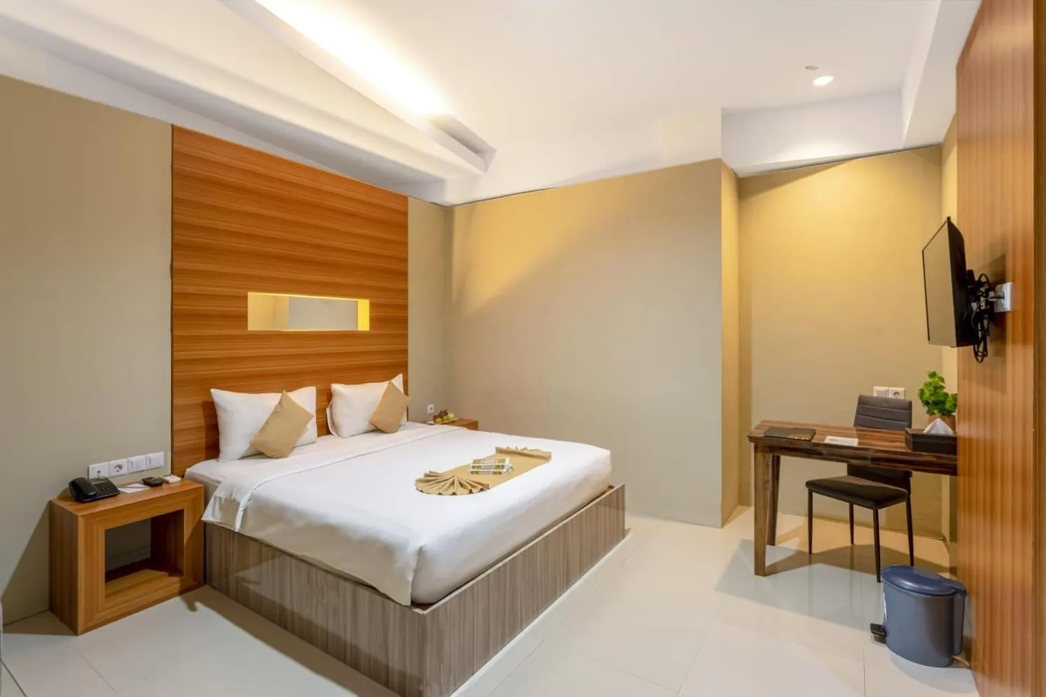 Bed in Sahid Azizah Syariah Hotel and Convention Kendari