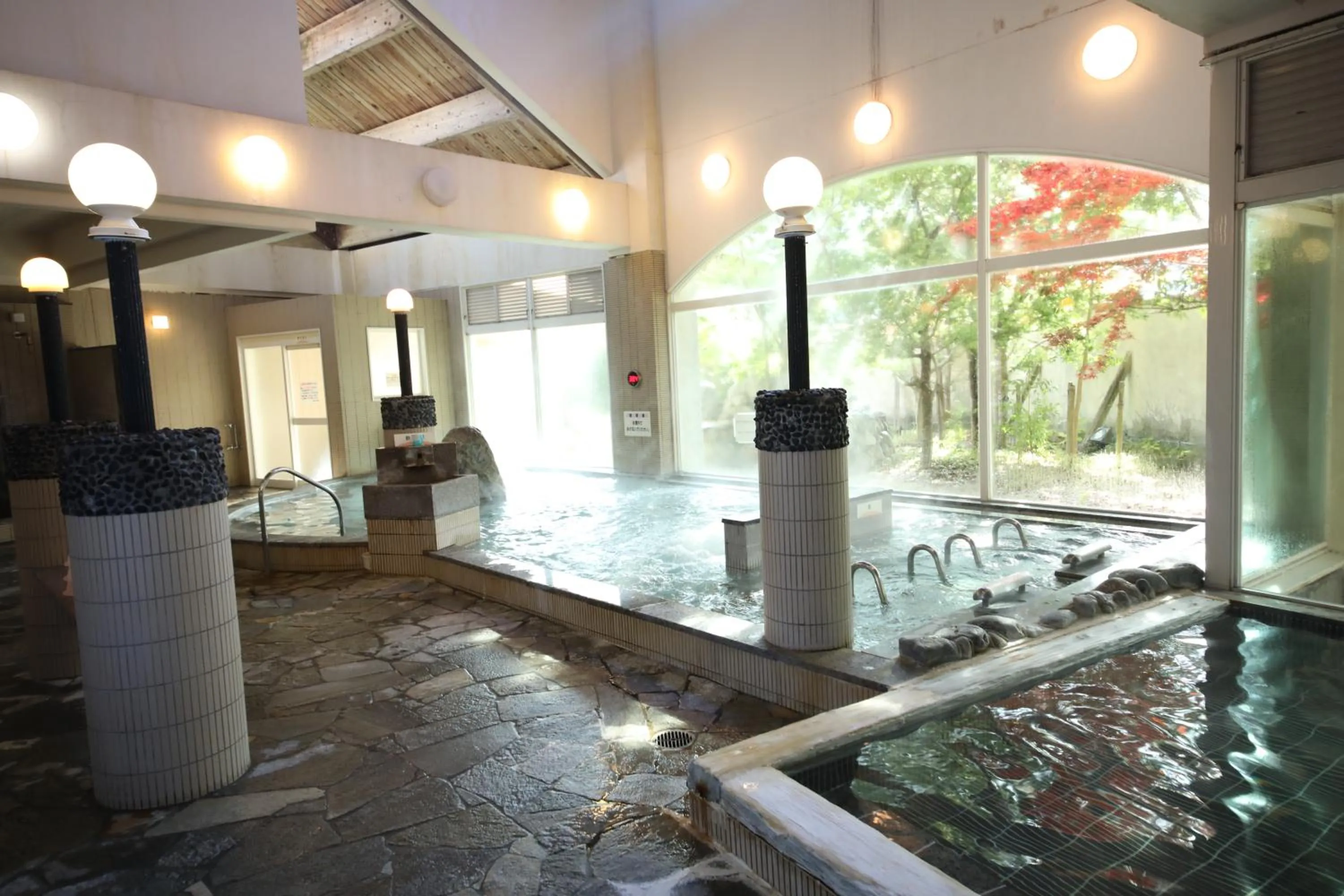 Hot Spring Bath in Tennenonsen Amuri