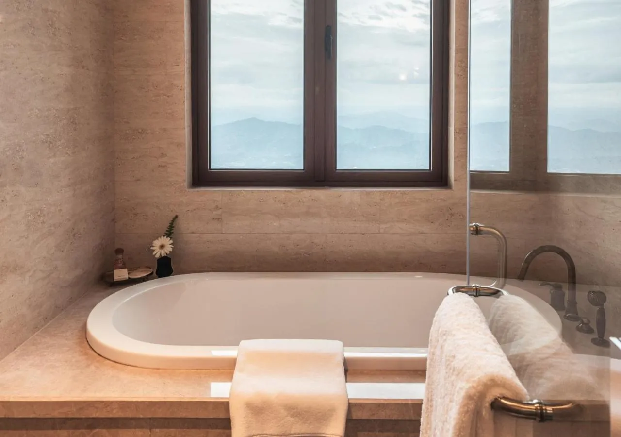 Bath in Dusit Thani Himalayan Resort Dhulikhel, Nepal