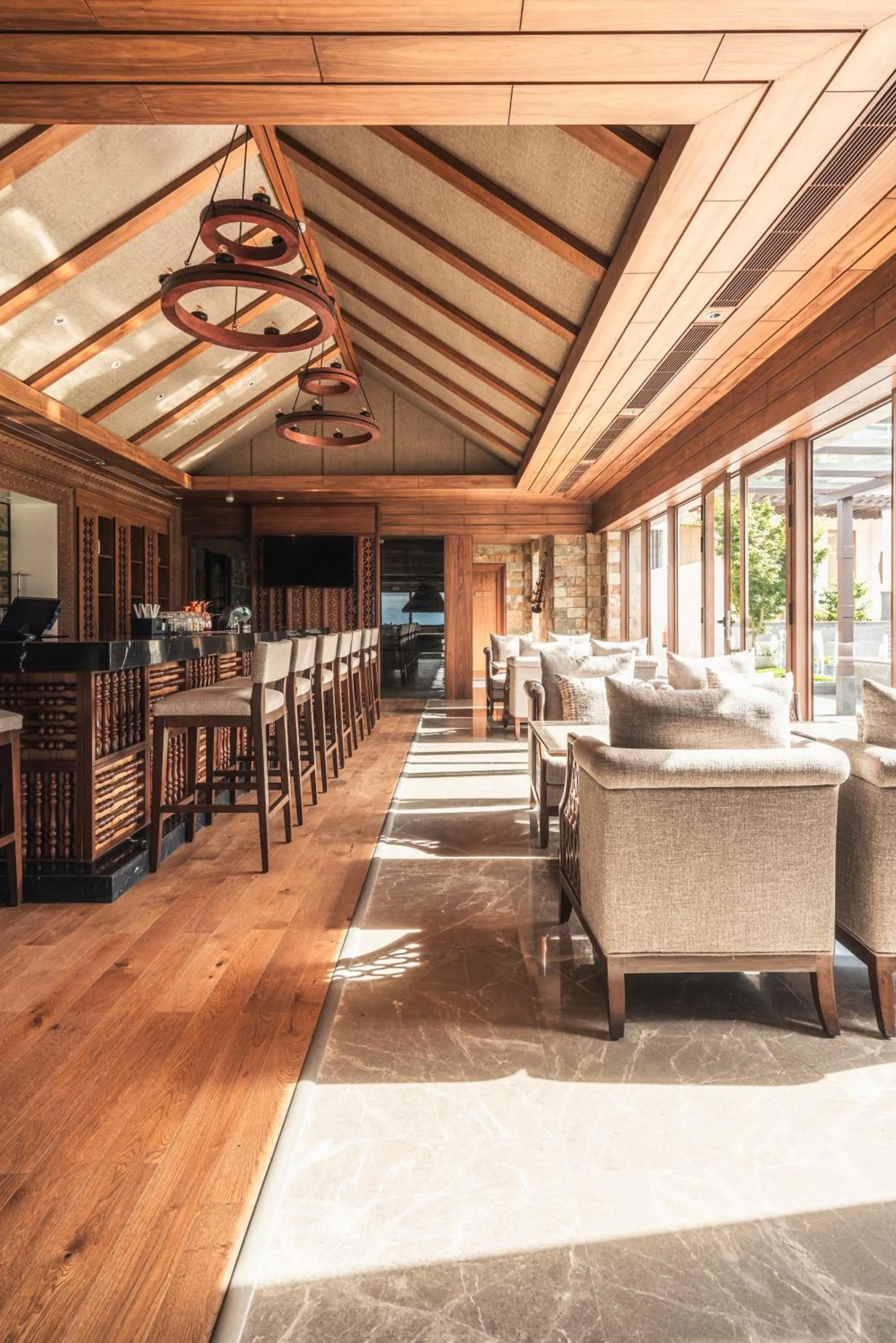 Lounge or bar in Dusit Thani Himalayan Resort Dhulikhel, Nepal