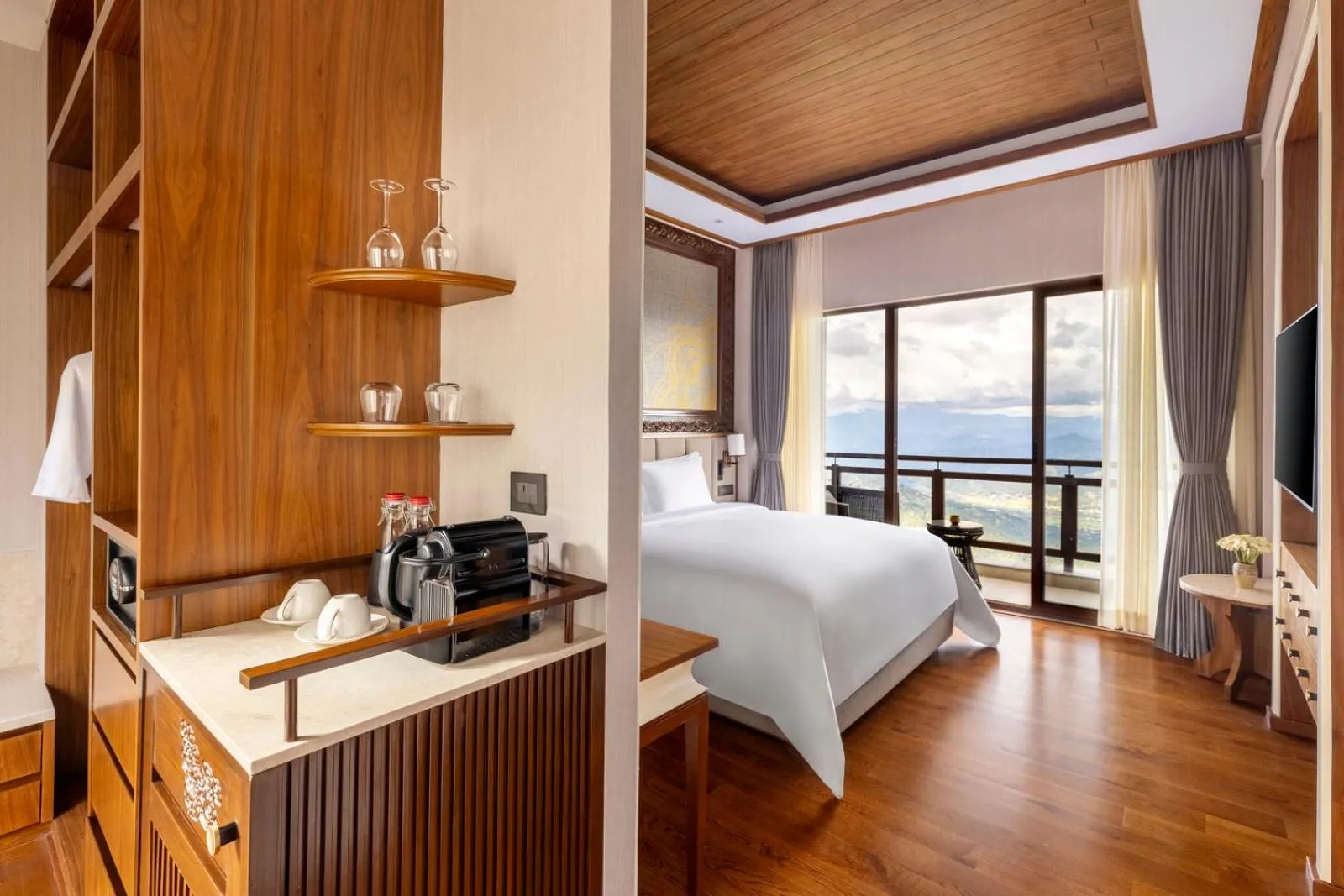 Bed in Dusit Thani Himalayan Resort Dhulikhel, Nepal