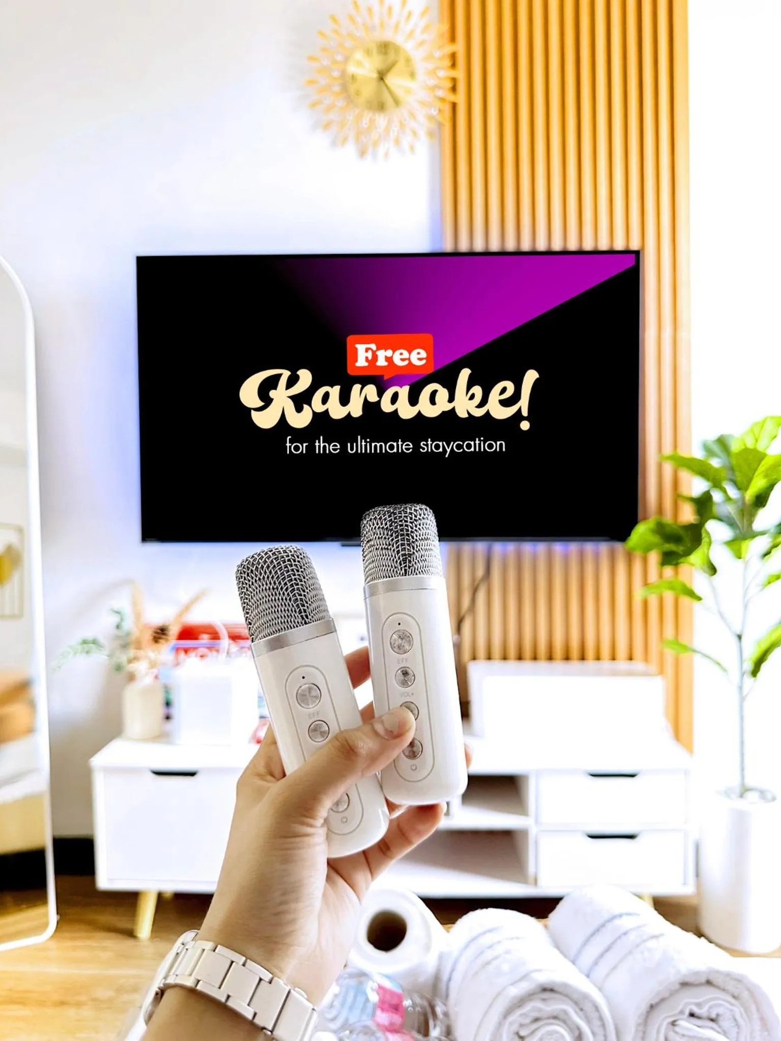 Karaoke in Zinnia Towers 1BR Condo with PS4 Karaoke Netflix & Swimming Pool