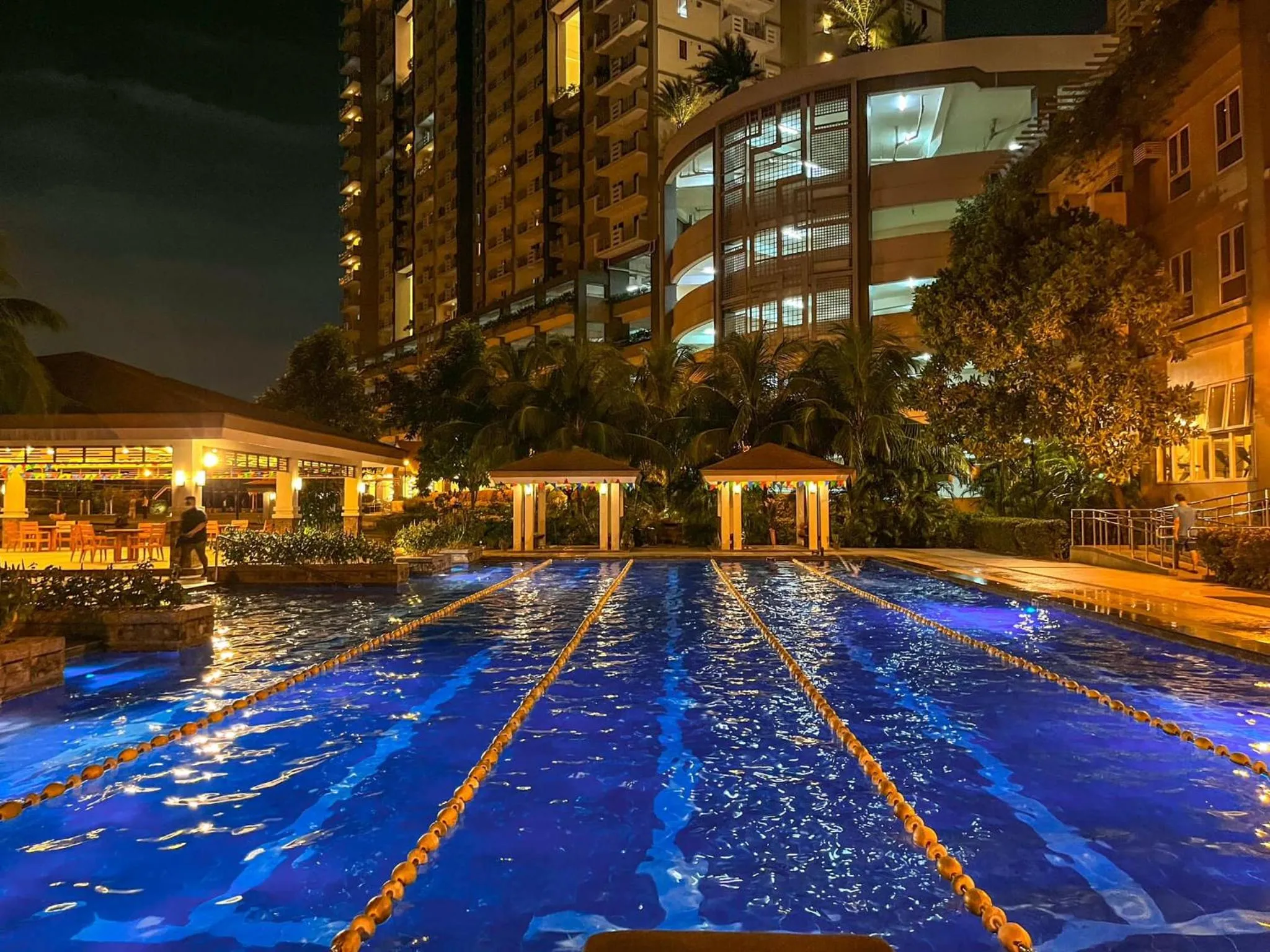 Swimming pool in Zinnia Towers 1BR Condo with PS4 Karaoke Netflix & Swimming Pool