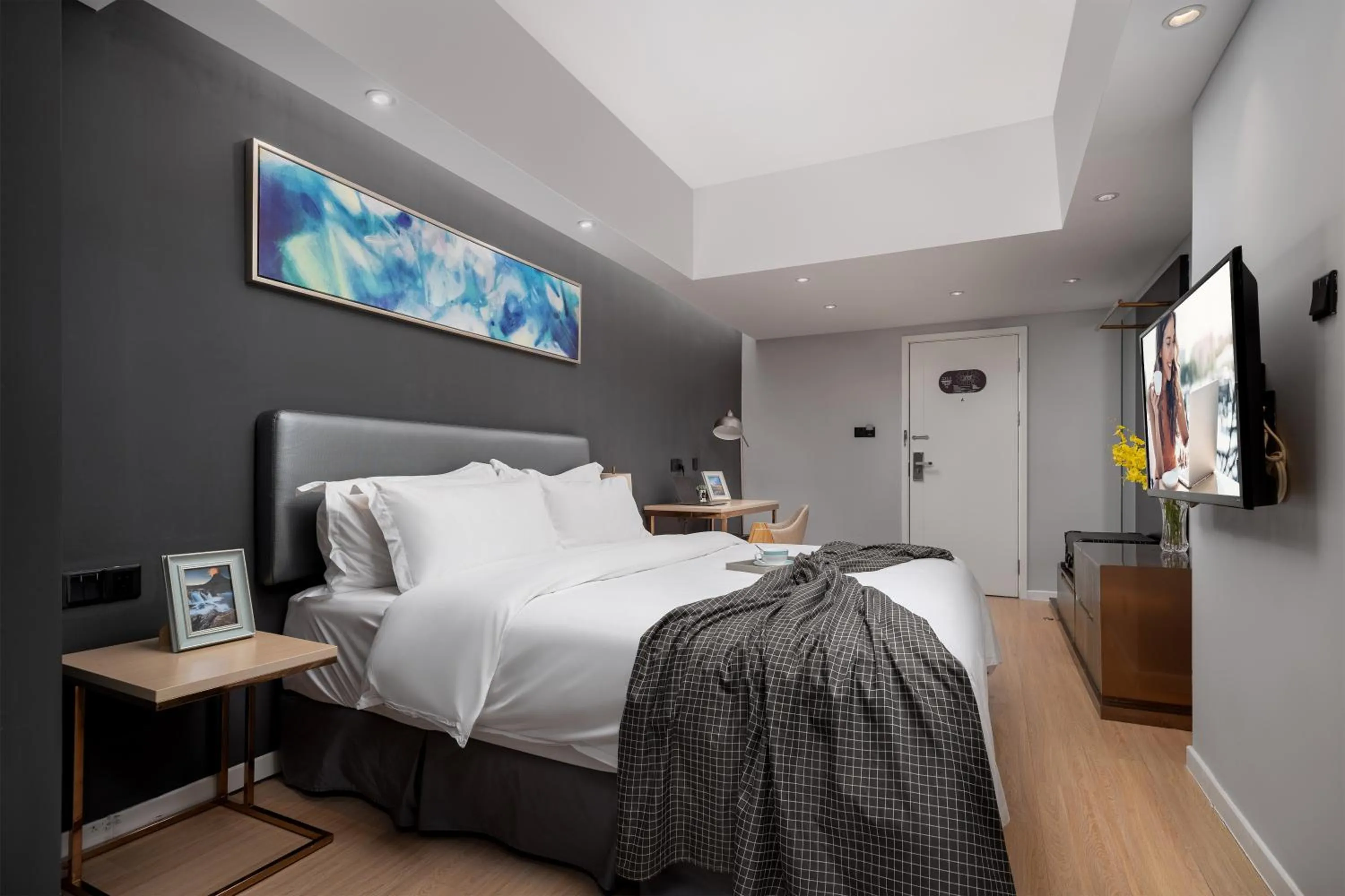 Bed in Citadines Apart'hotel Shanghai Jing'an Temple