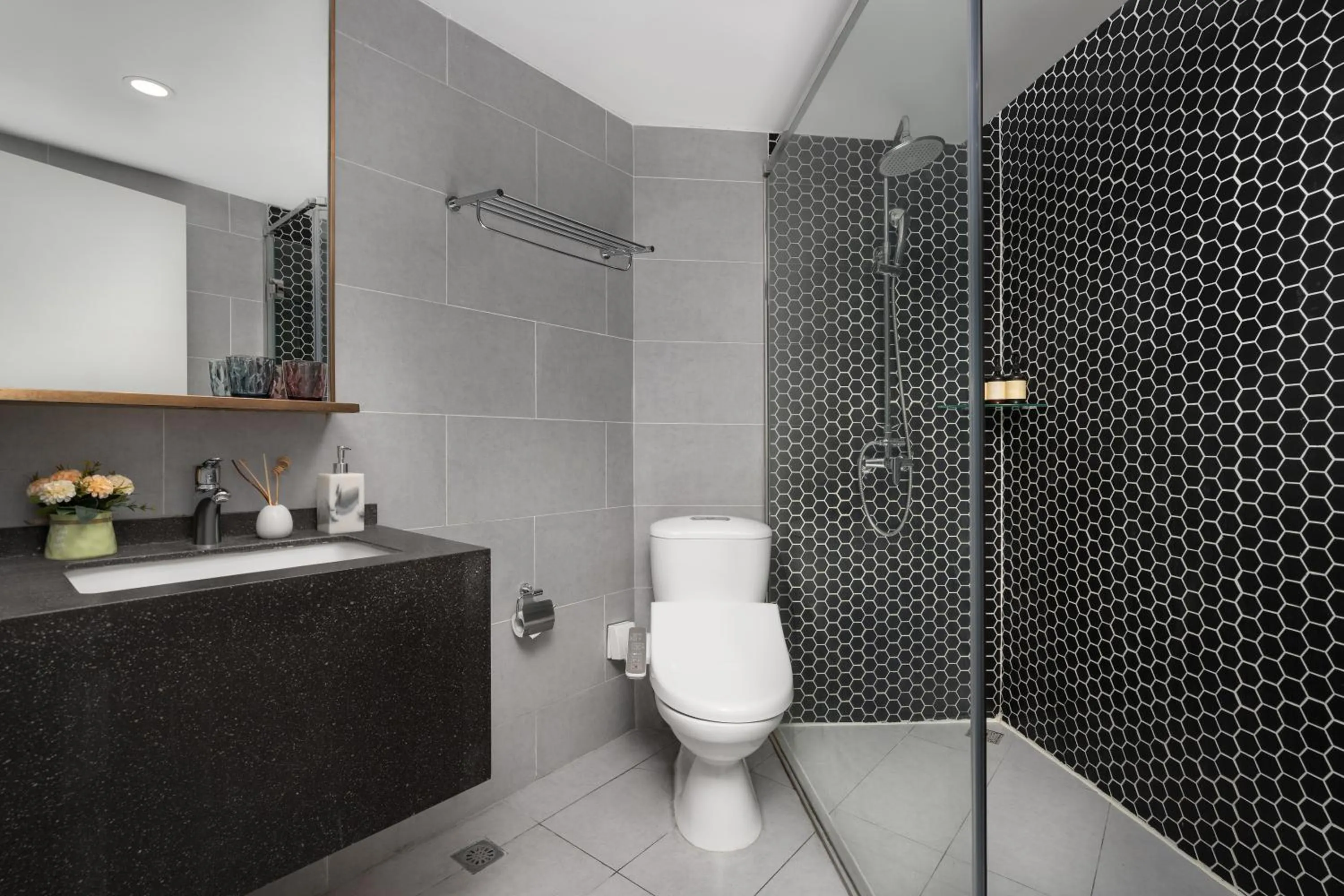 Shower in Citadines Apart'hotel Shanghai Jing'an Temple