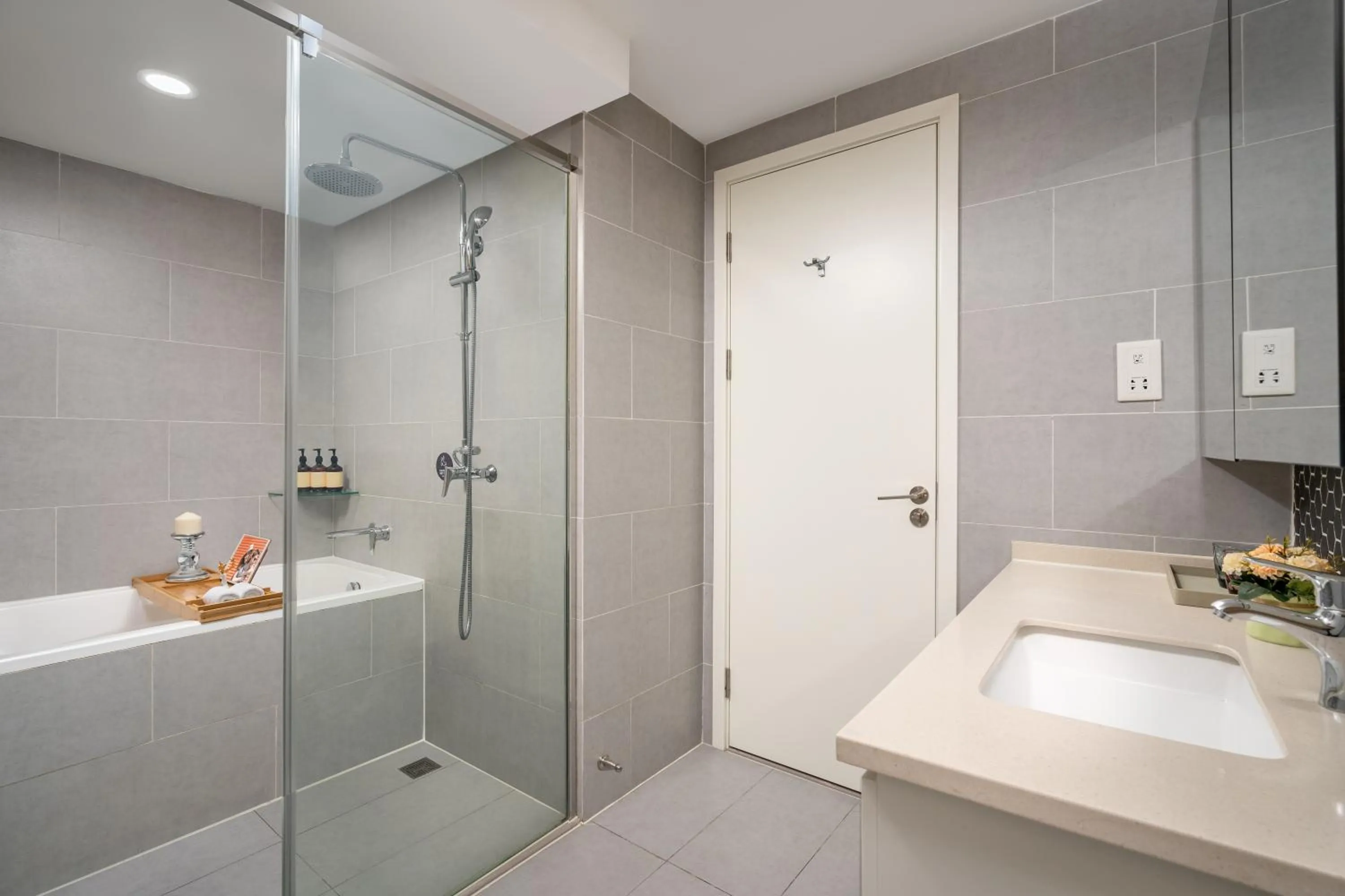 Shower in Citadines Apart'hotel Shanghai Jing'an Temple