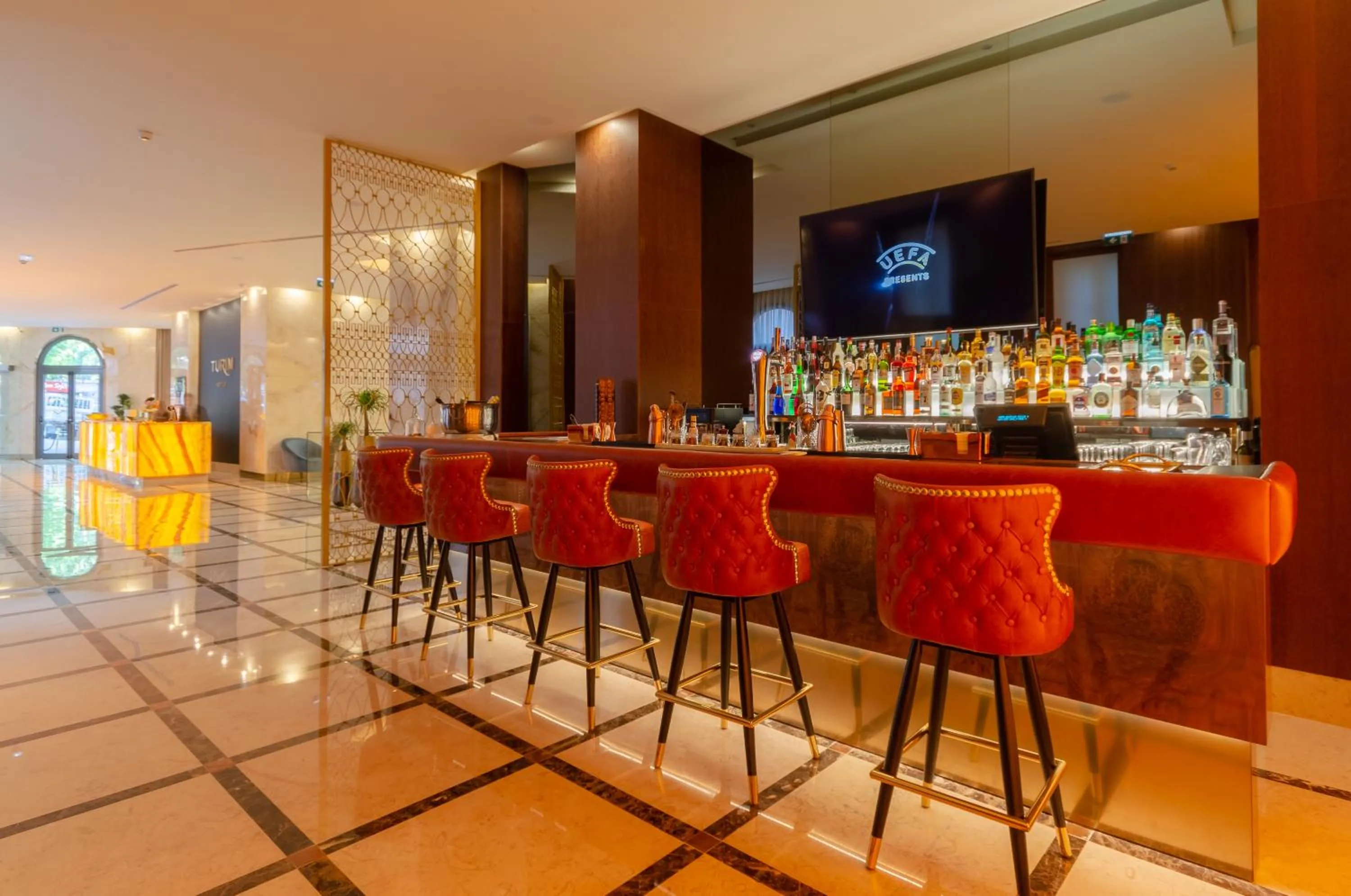 Lounge or bar in BOULEVARD Boutique Studios