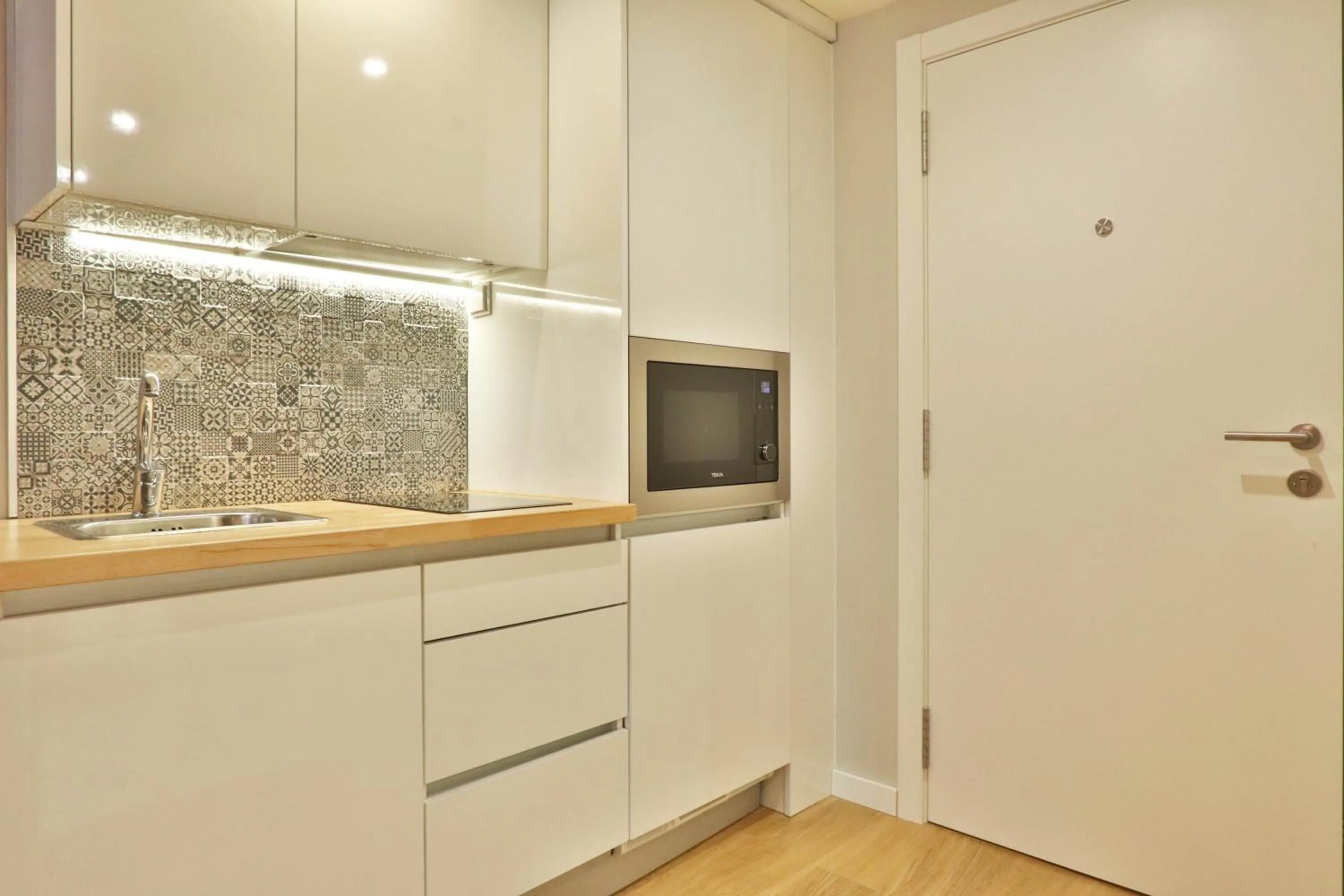 Kitchen or kitchenette in BOULEVARD Boutique Studios