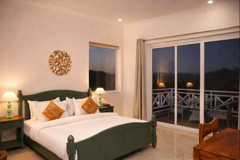 Bedroom, Bed in The Sky Imperial Pavoreal Jungle Resort