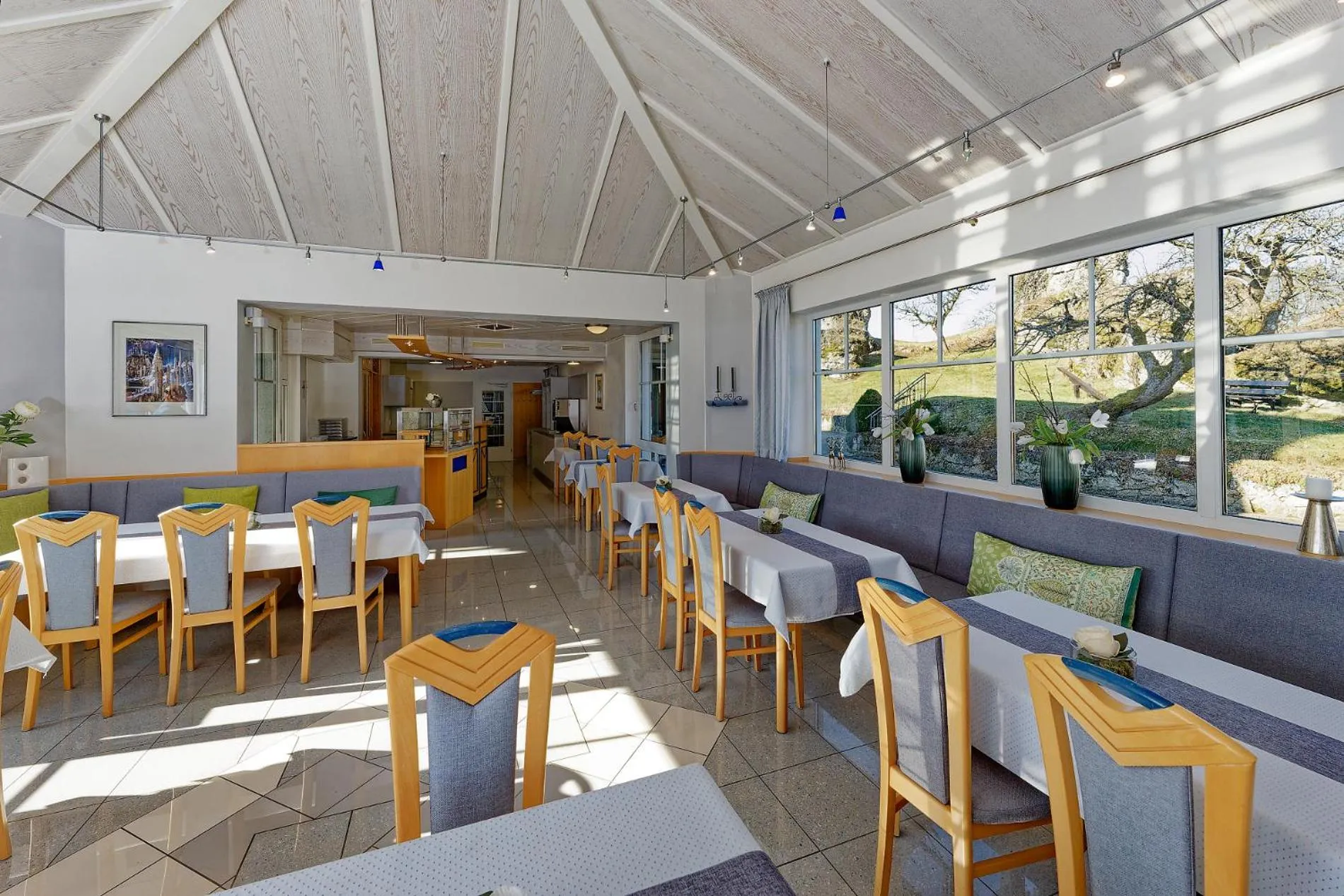 Restaurant/places to eat in Gästehaus Brütting