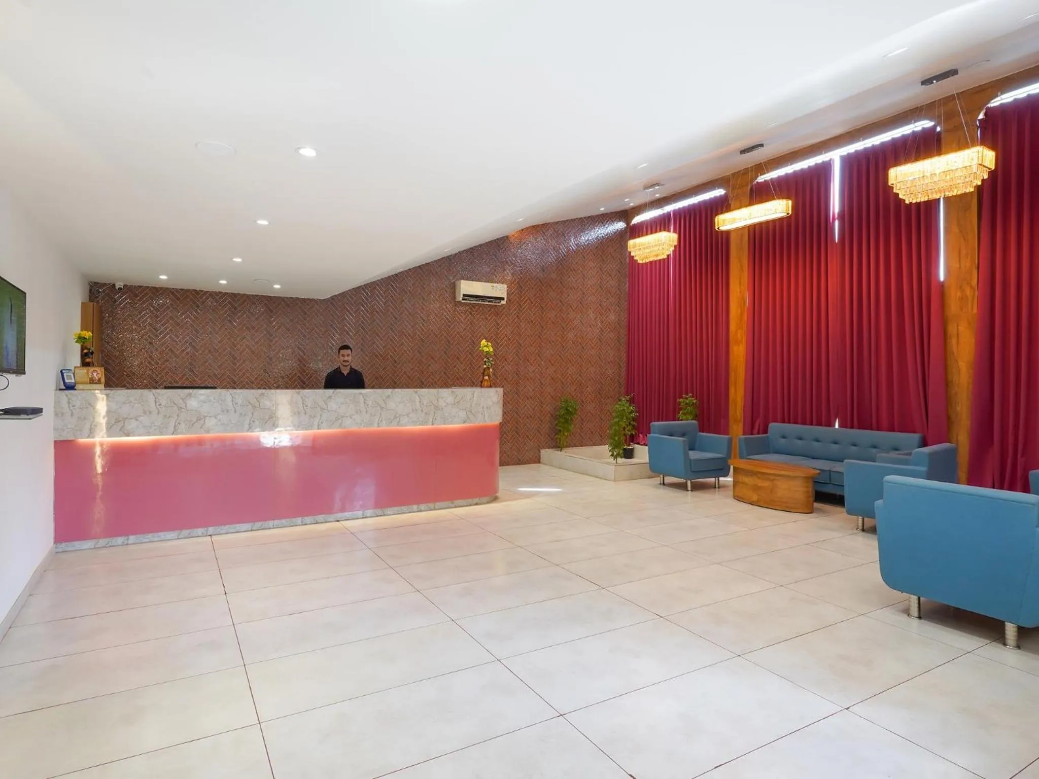 Palette by CheckIn The Royal Castle Resort Rajkot