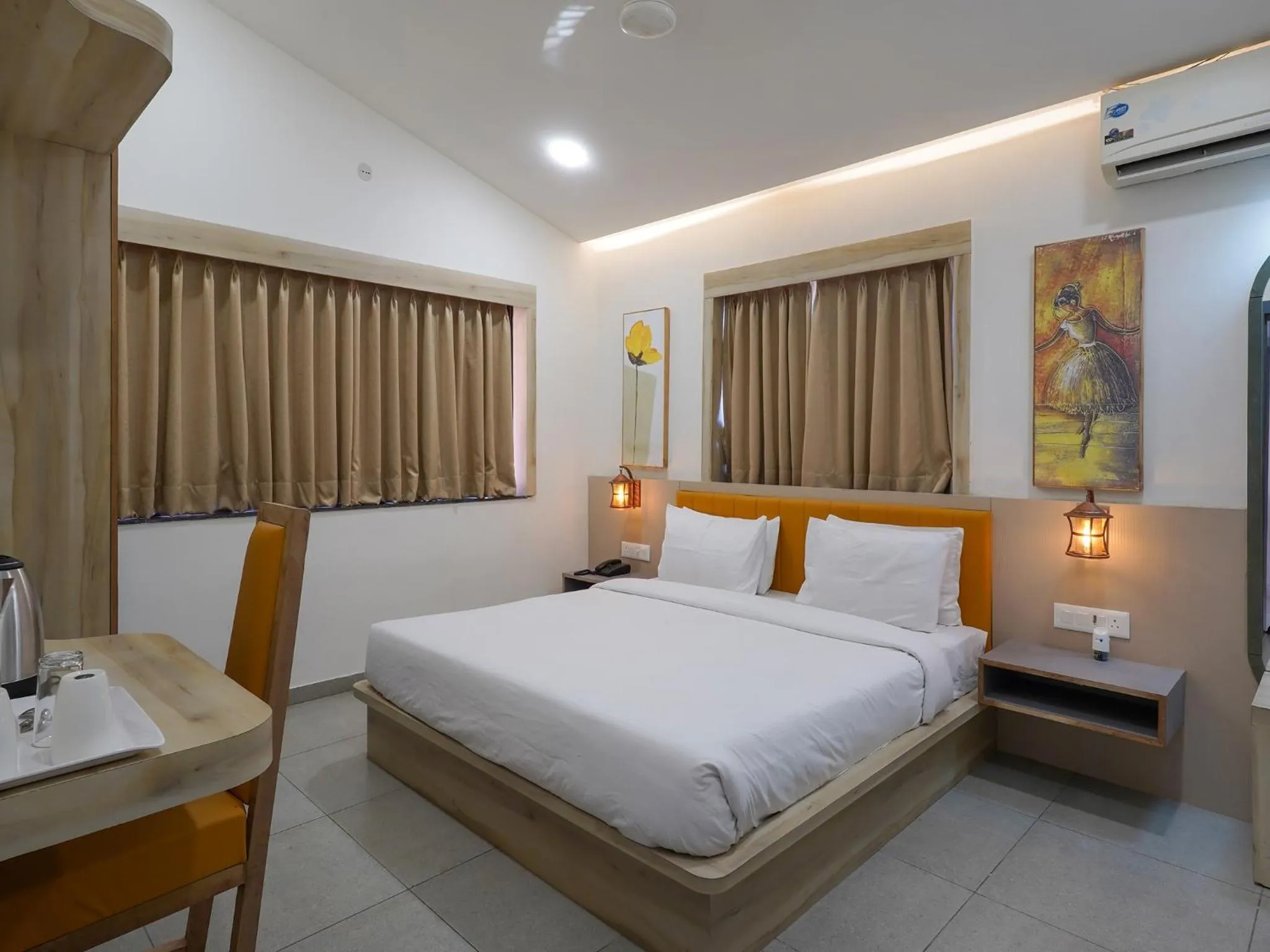 Photo of the whole room, Bed in Palette by CheckIn The Royal Castle Resort Rajkot