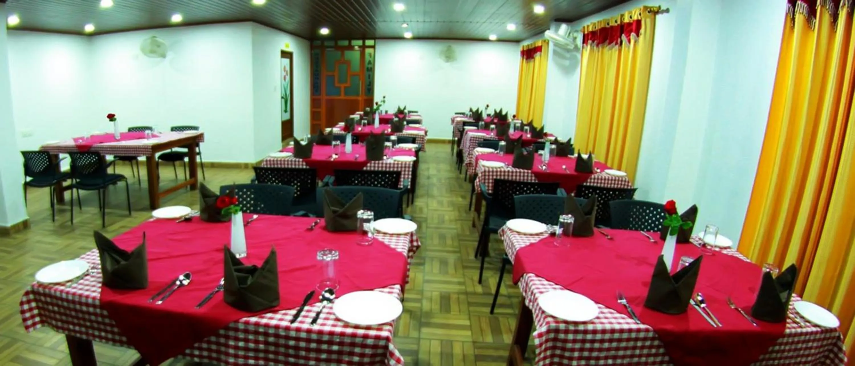 Restaurant/places to eat in Hotel Vrindavan