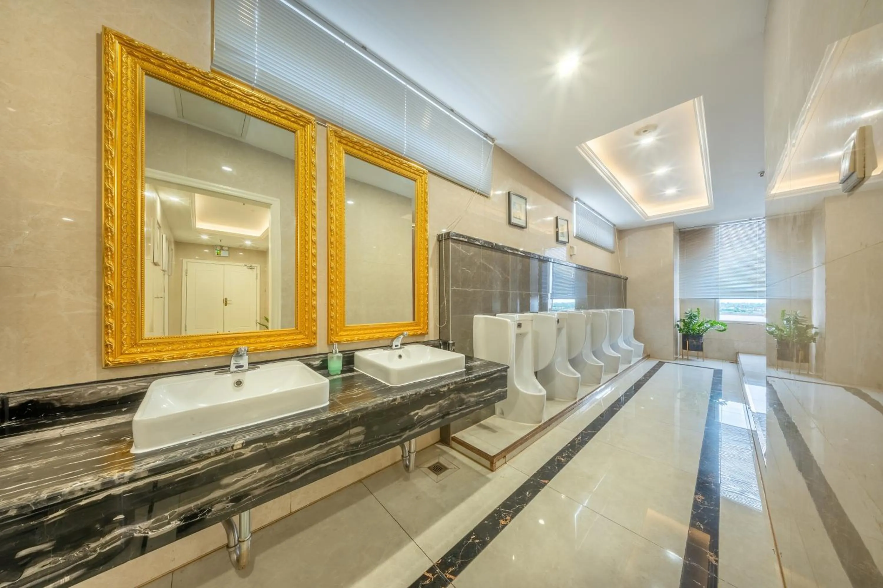 Bathroom in ST Hotel Wattay Airport