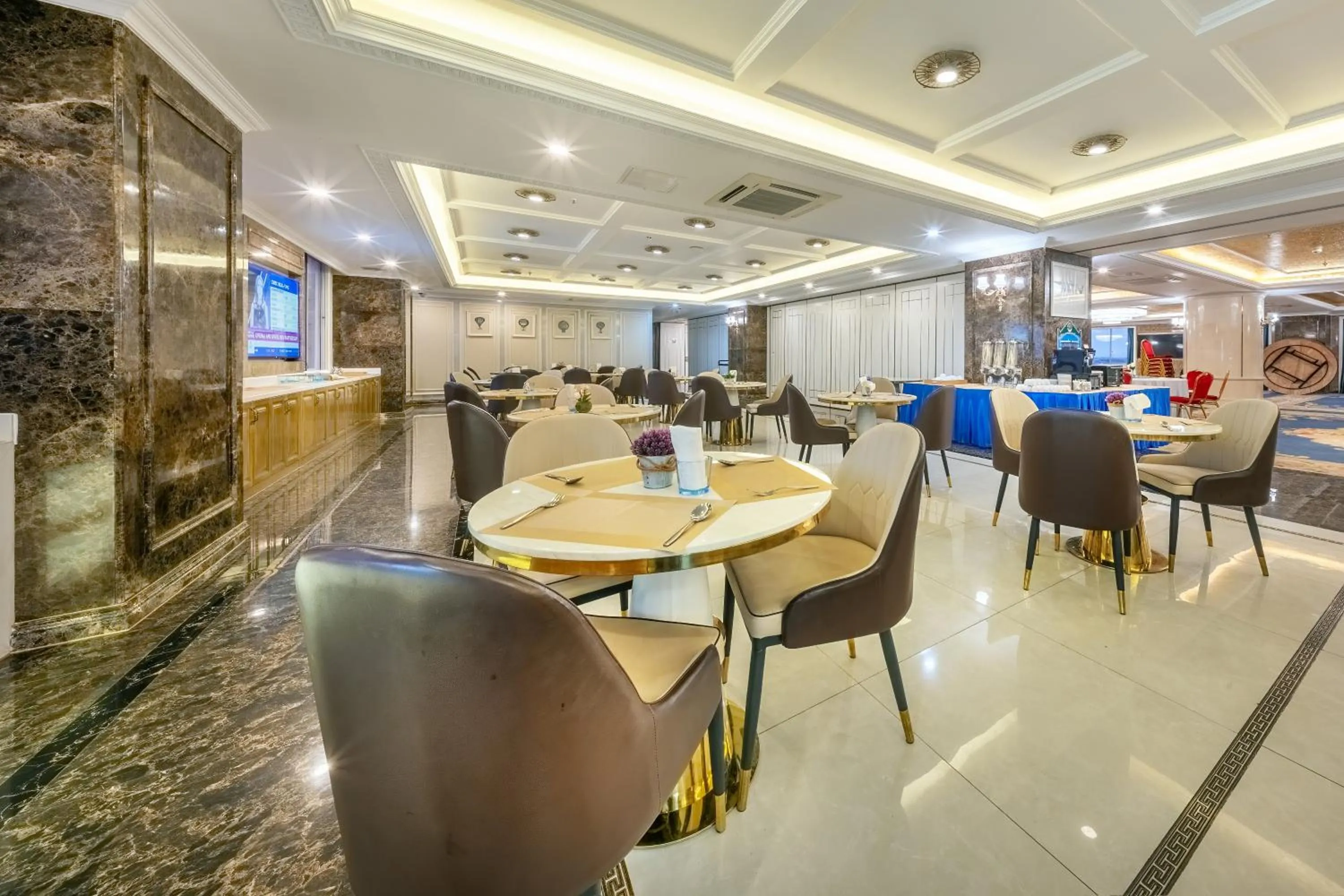 Seating area in ST Hotel Wattay Airport