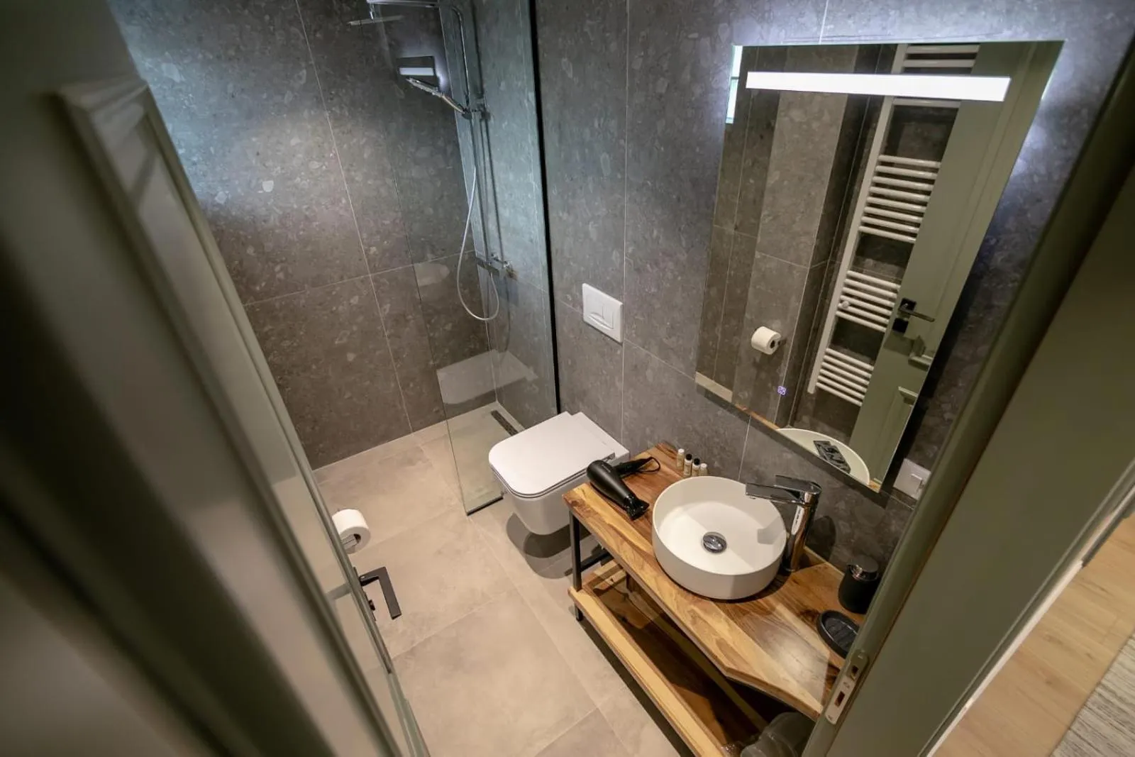 Elegance Boutique Hotel