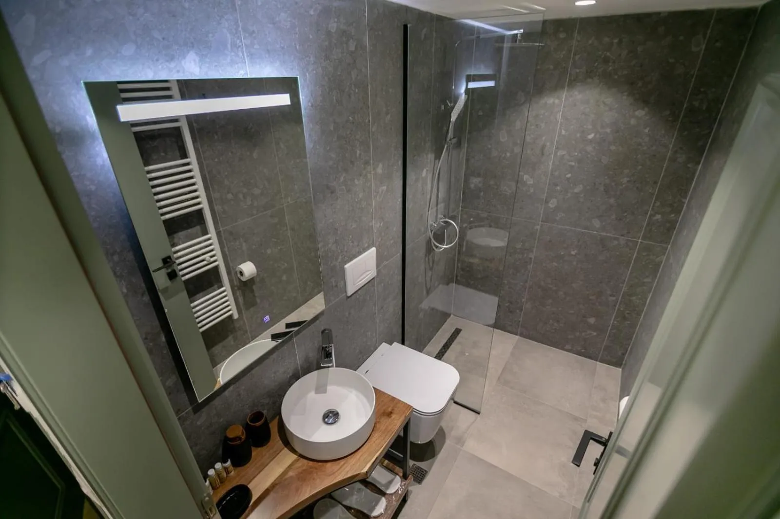 Elegance Boutique Hotel