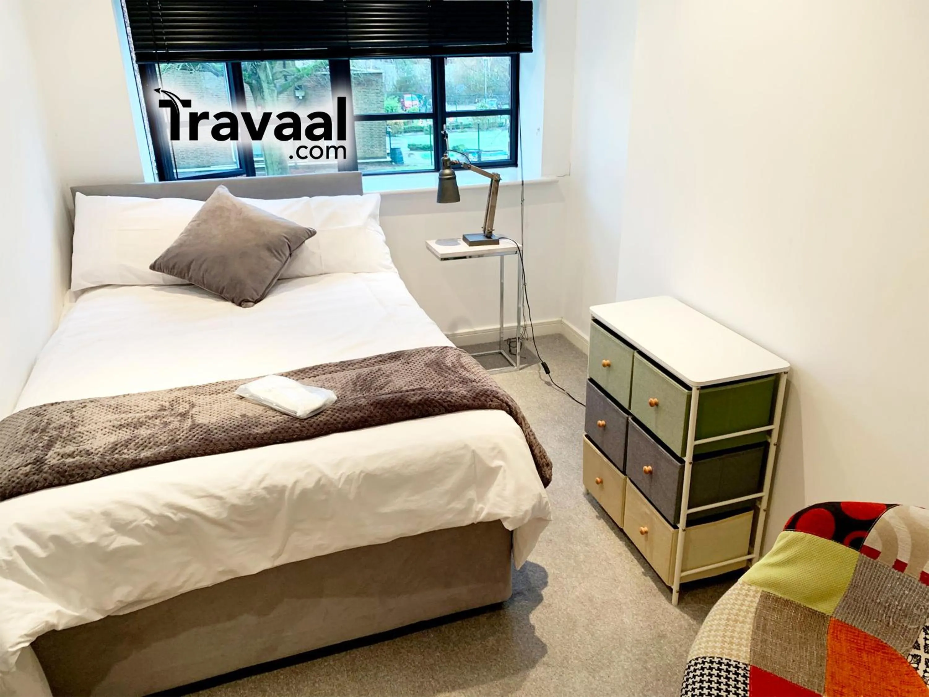 Bedroom, Bed in The Aviator Apartment - Farnborough - Allocated Parking, WI-FI & Self Check-in