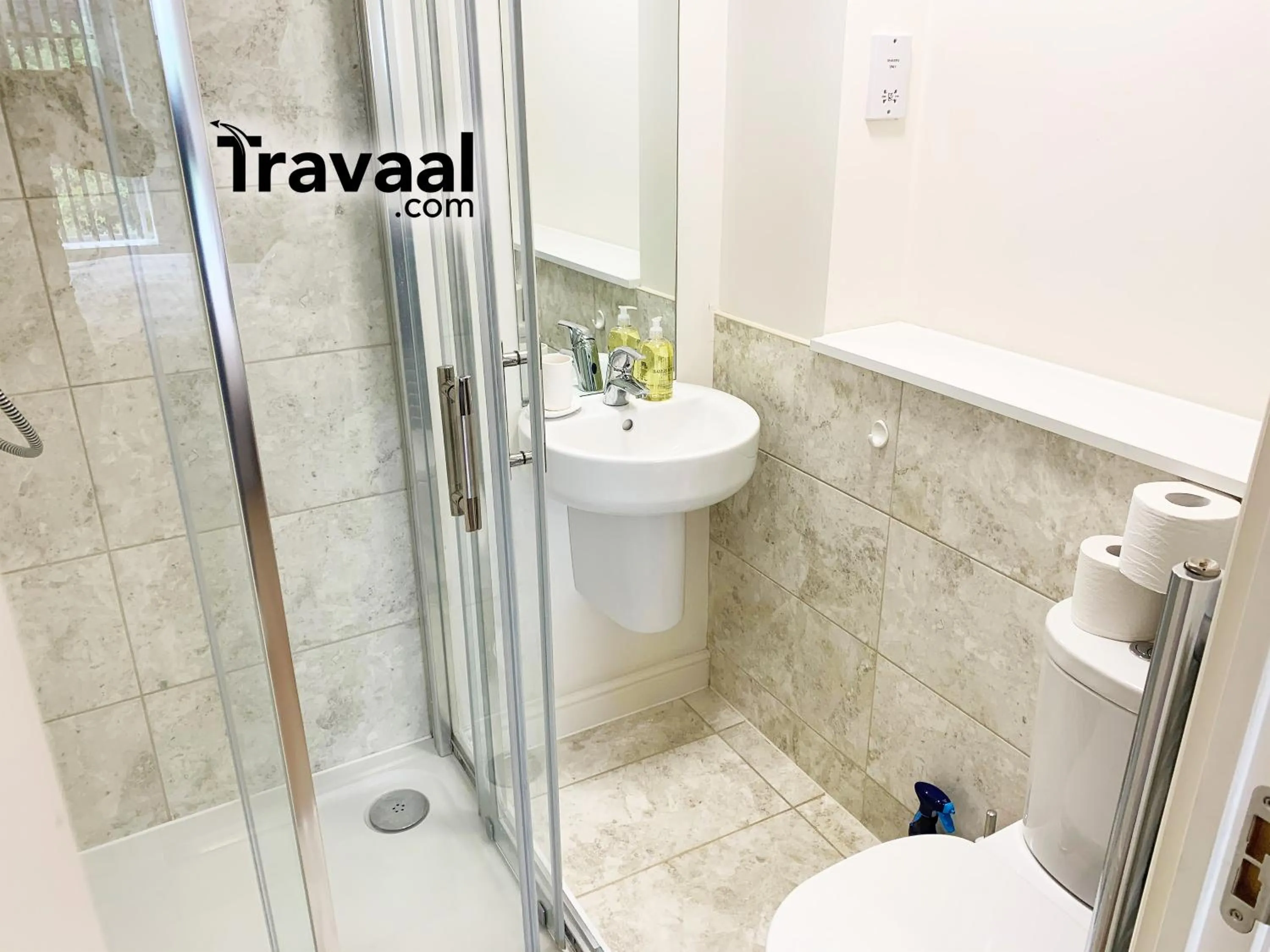 Shower in The Aviator Apartment - Farnborough - Allocated Parking, WI-FI & Self Check-in