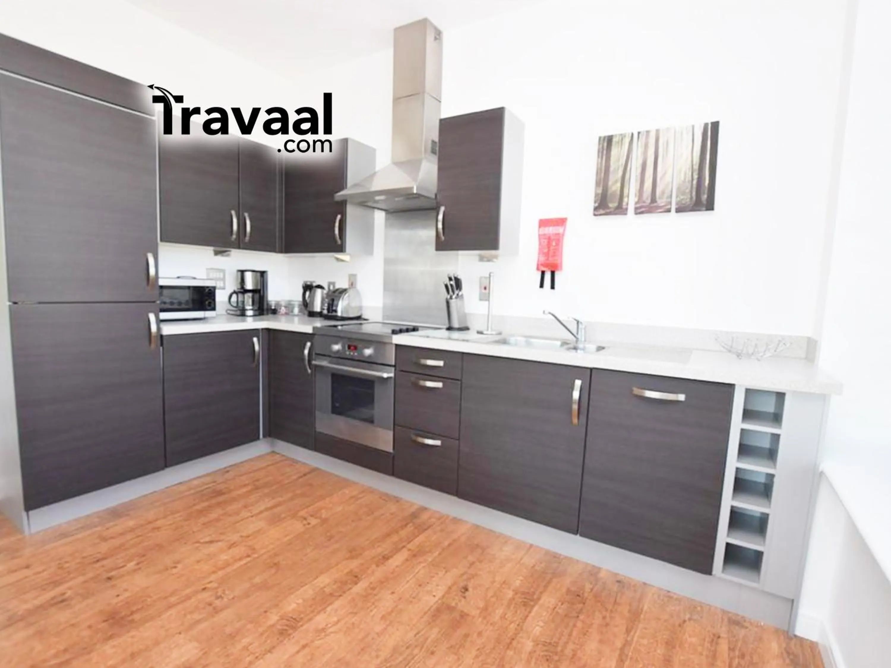 Kitchen or kitchenette in The Aviator Apartment - Farnborough - Allocated Parking, WI-FI & Self Check-in