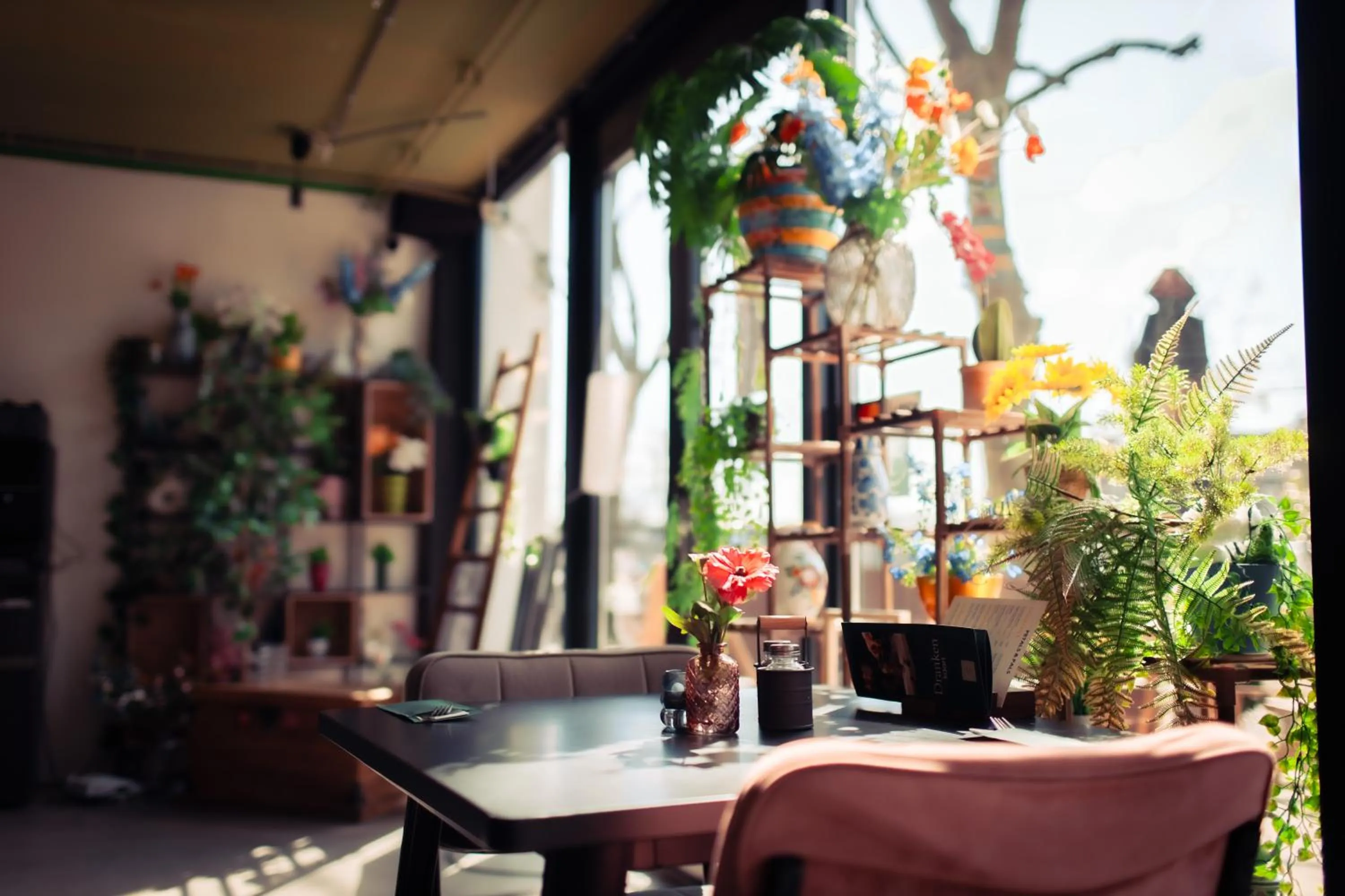 Restaurant/places to eat in Urban Hotel The Golden Stork