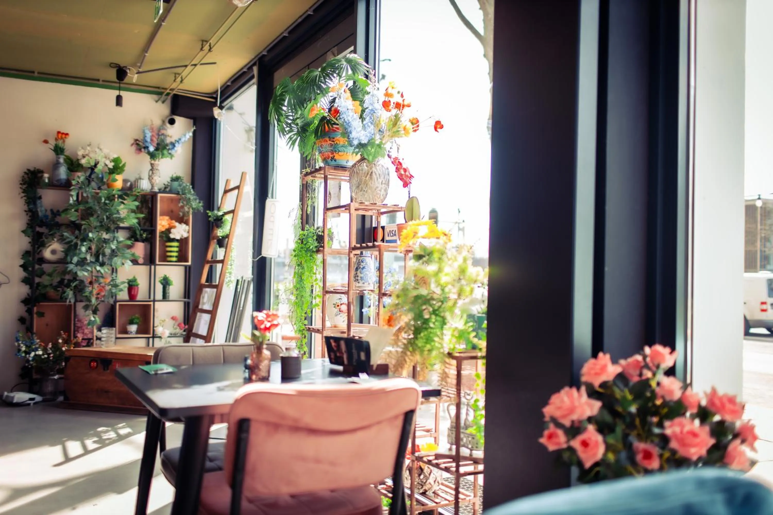 Restaurant/places to eat in Urban Hotel The Golden Stork